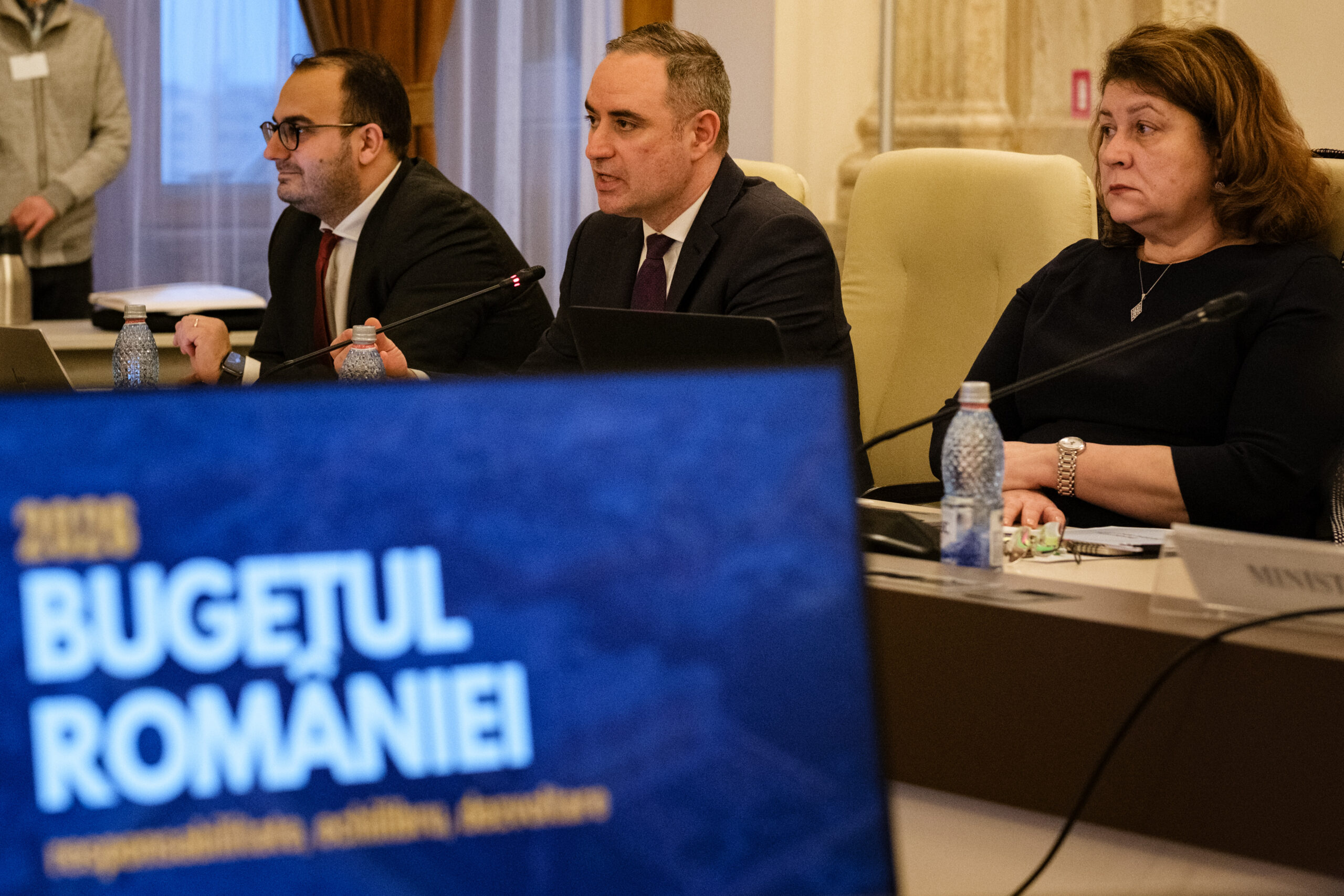voturi curate coane fanica dar sa se numere din nou scene demne de caragiale la parlament in timpul votului din comisii