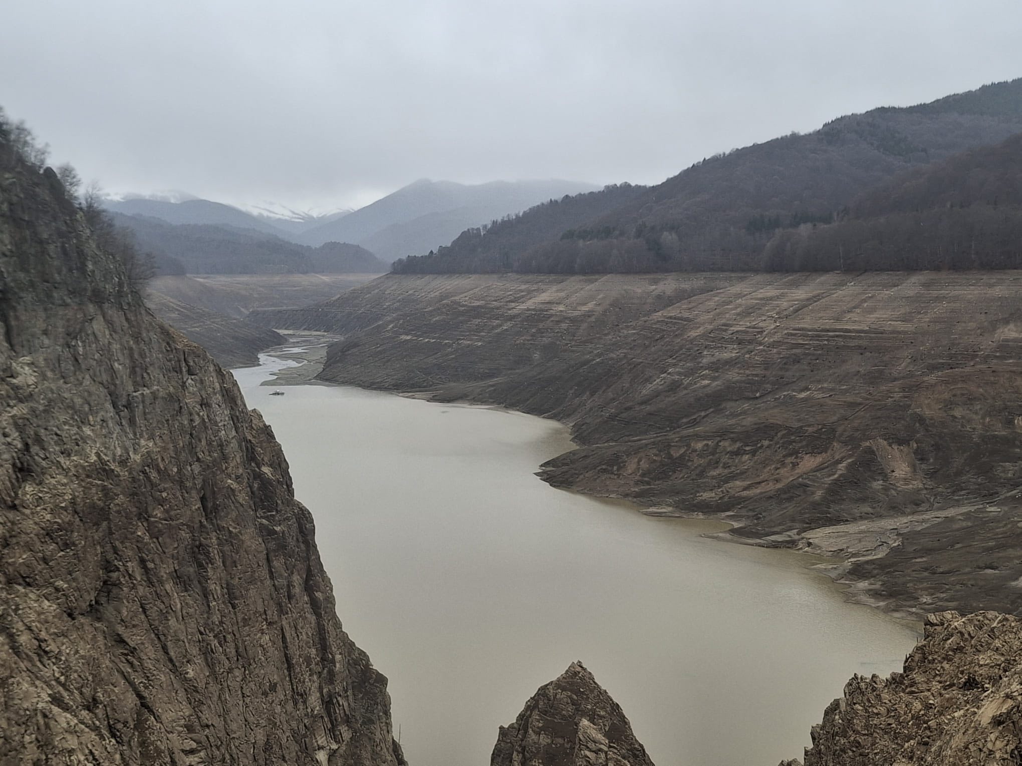 A inceput reumplerea lacului de acumulare Vidraru Bogdan Ivan anunta cand se va termina procesul