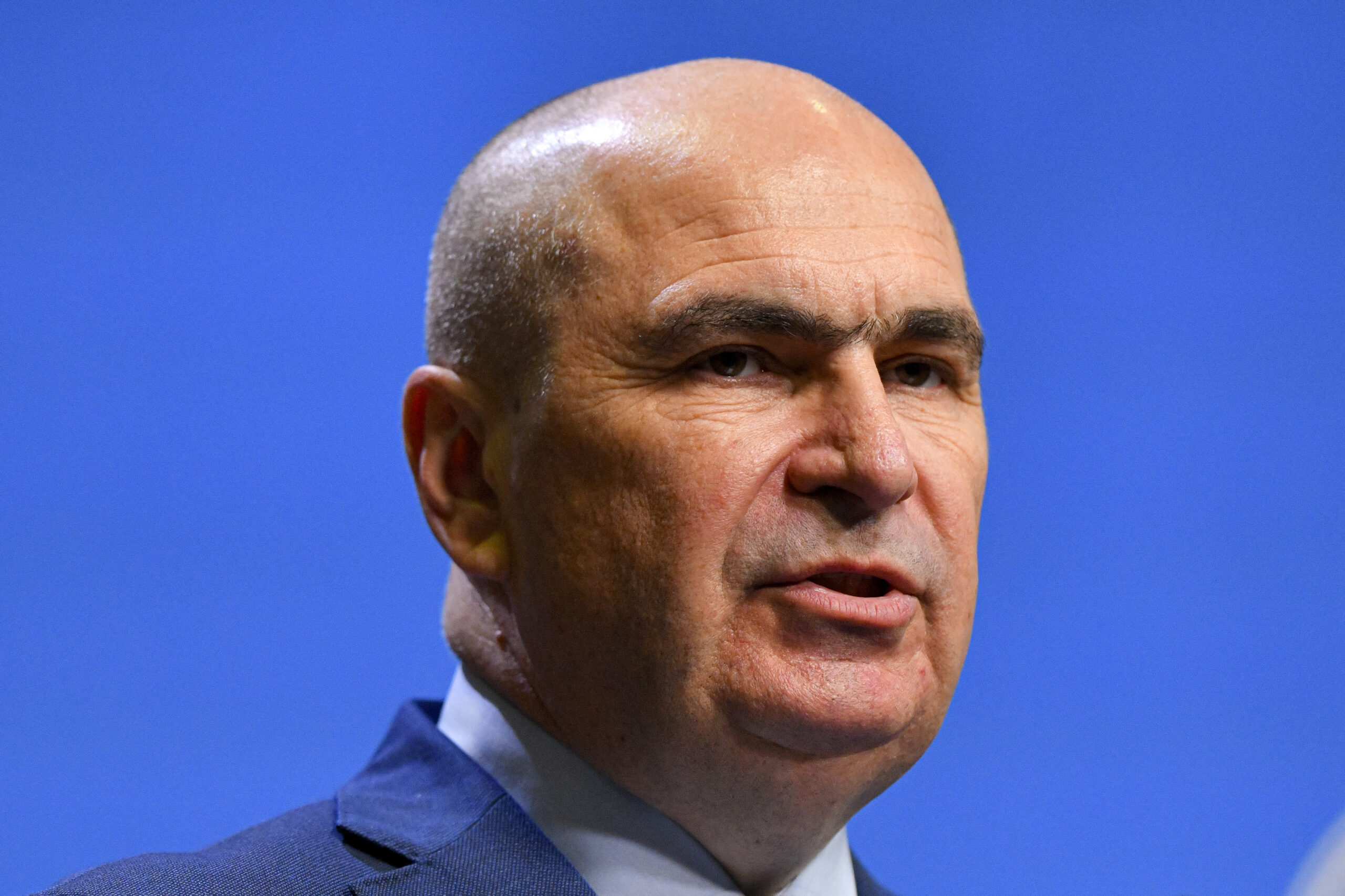 Bolojan confruntat cu motiunea primele declaratii dupa anuntul PSD AUR Ne batem joc de oameni Grindeanu a mintit si in legatura cu proiectele politice cu AUR