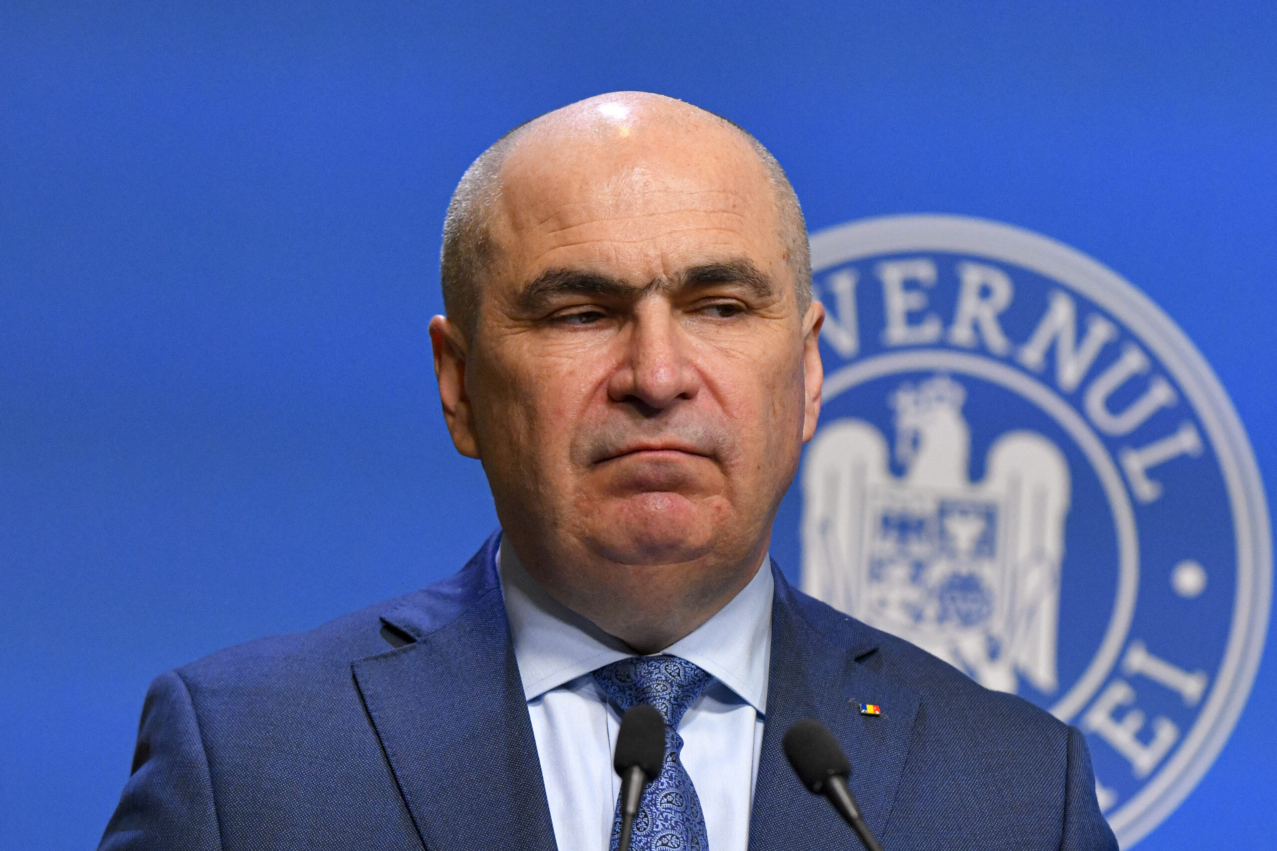 De ce Bolojan nu a aprins lumina mai devreme Mai intai trebuia sa vezi unde sunt camarele