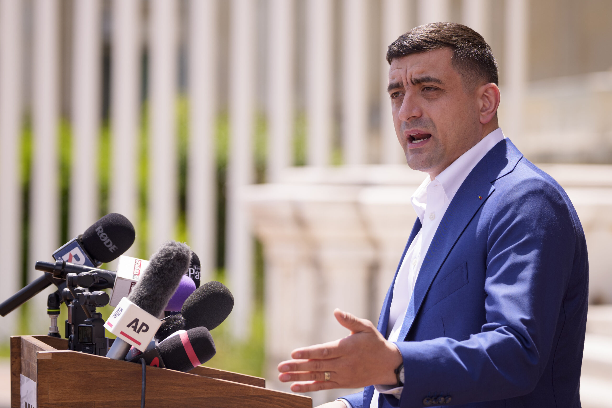 George Simion Democraia a fost suspendata in Romania