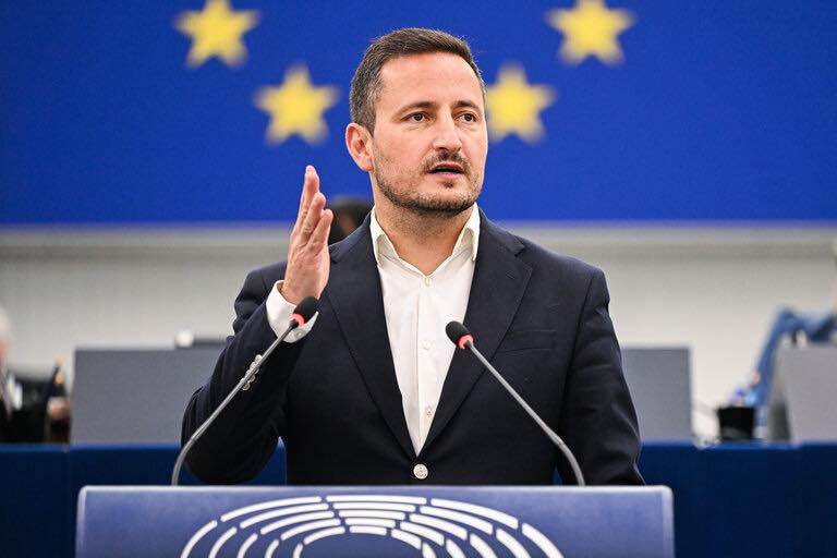 Nicu Stefanuta despre locuinte si tineret in Romania