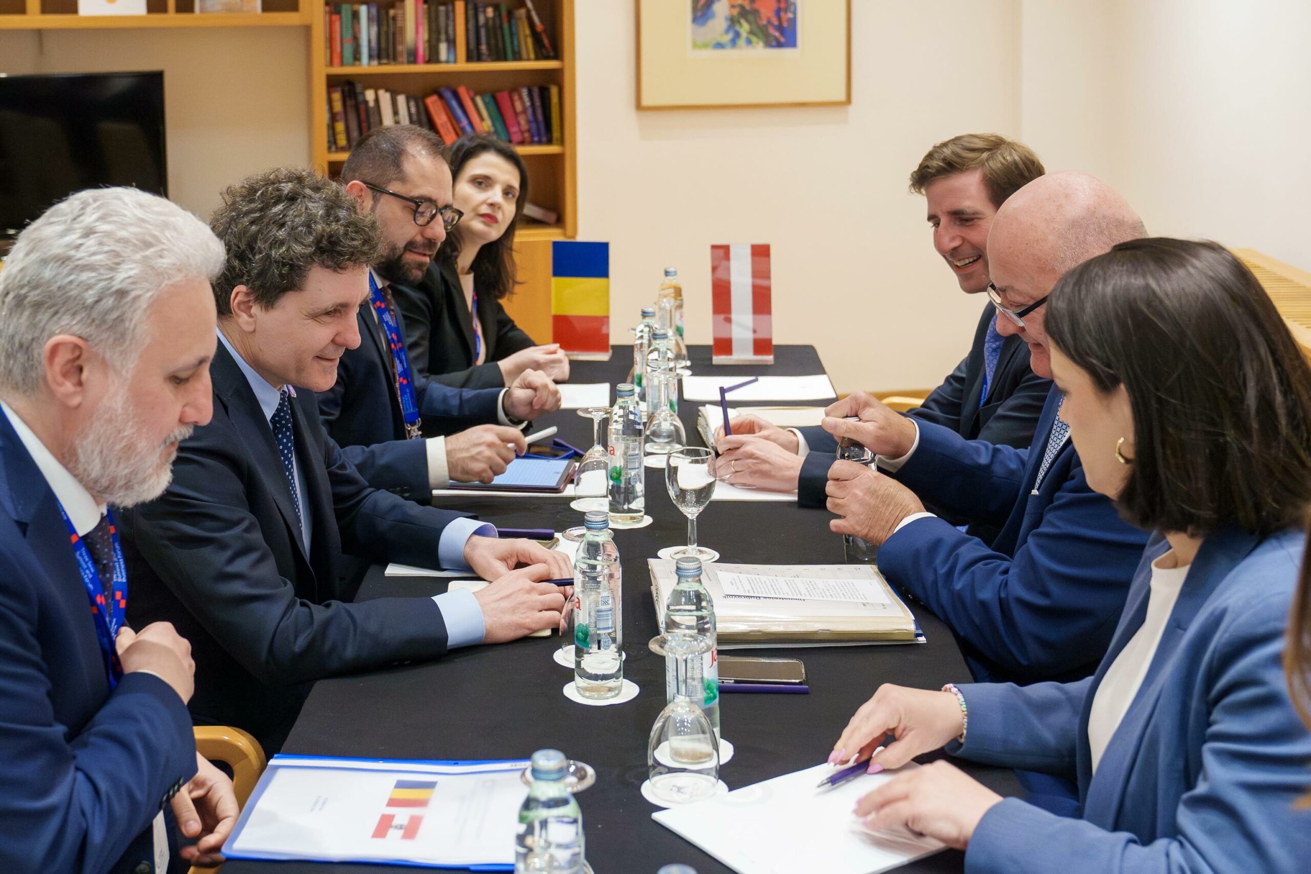 Nicusan Dan a avut o ntalnire cu cancelarul Austriei la Summitul Initiativei celor Trei Mari