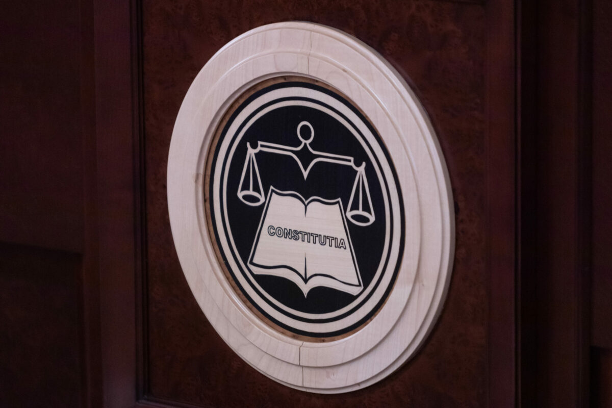 Nicuser Dan adreseaza CCR in legatura cu anumite reglementari privind guvernanta corporativa a societatilor comerciale