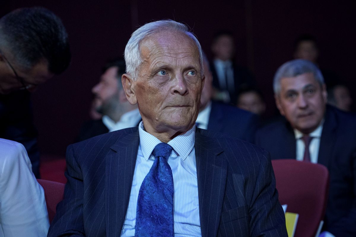 Stolojan Nu avem alta optiune decat sa continuam alaturi de premierul Bolojan