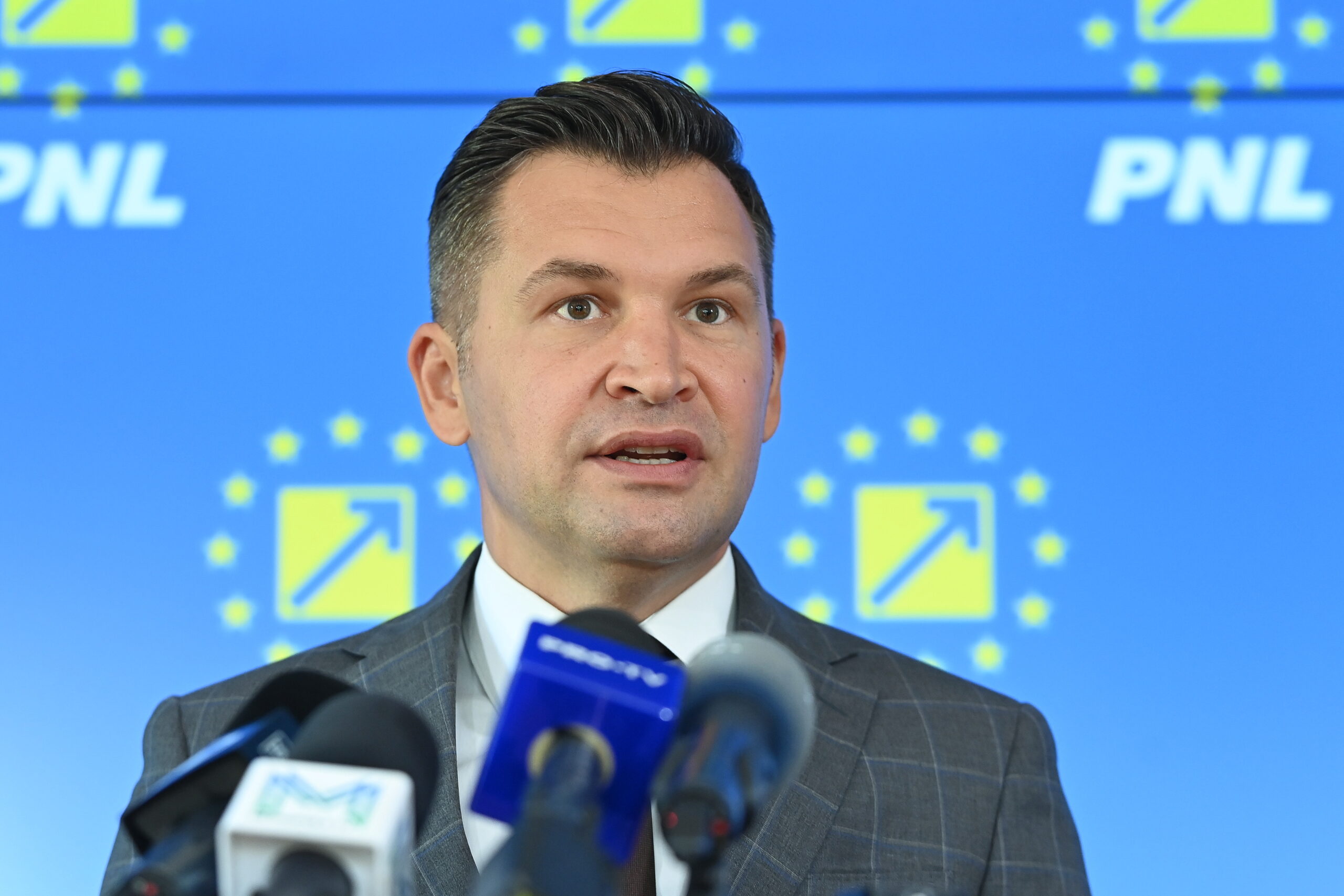 Un lider PNL solicita refacerea majoritatii pro occidentale Nu ne putem permite un guvern in care extremismul patrunde