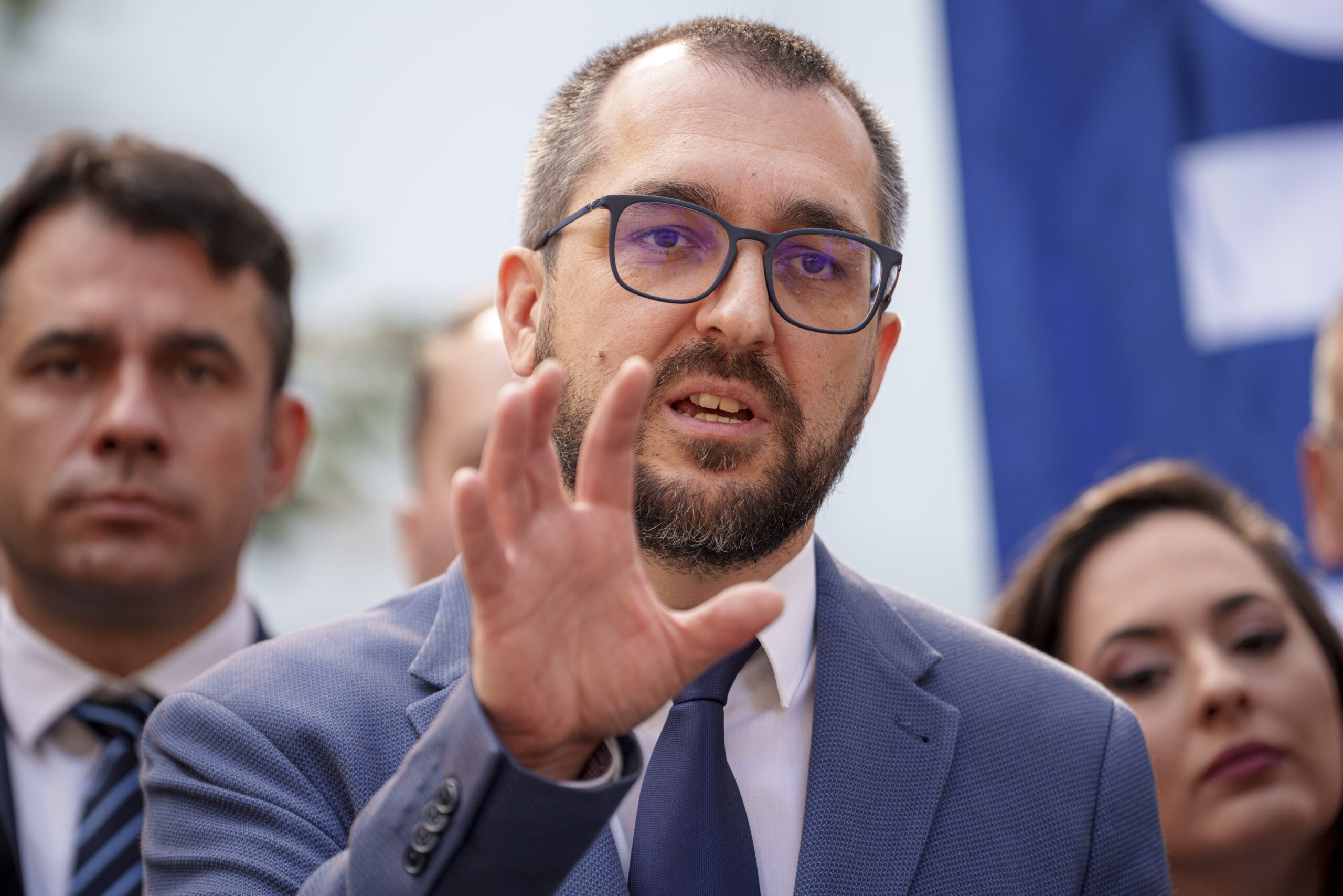 Vlad Voiculescu il contrazice pe Rogobete Daca ar fi fost ministru atunci decizia tot la Citu ar fi apartinut