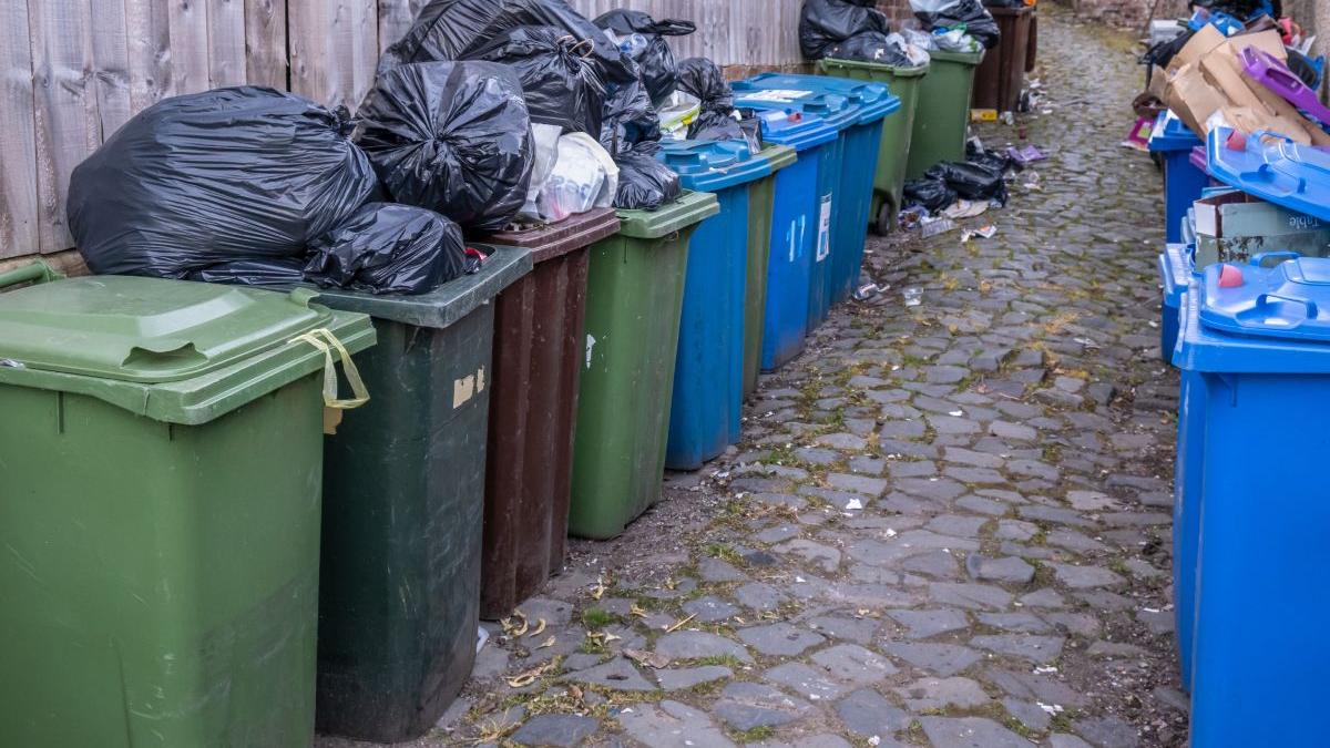 Alerte in judetul Bacau din cauza deseurilor 65 de localitati fara servicii