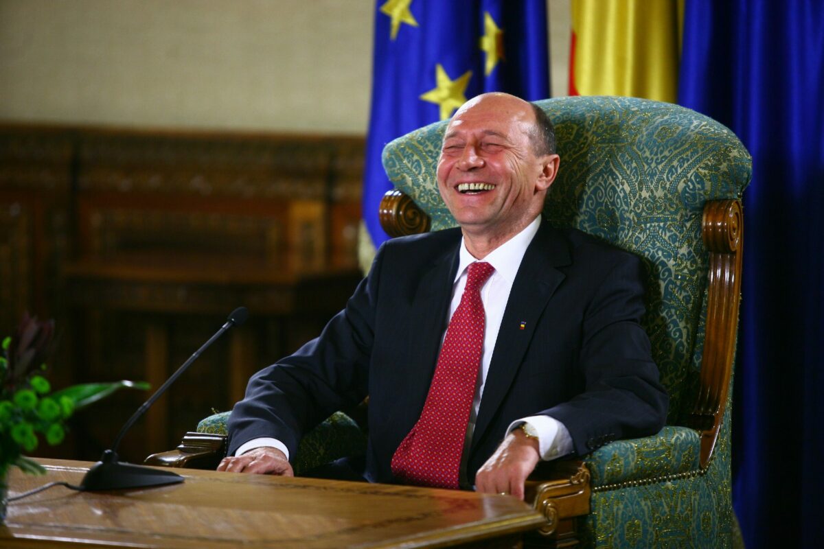 Basescu mesaj pentru Nicusor Dan IL indeamna catre PSD