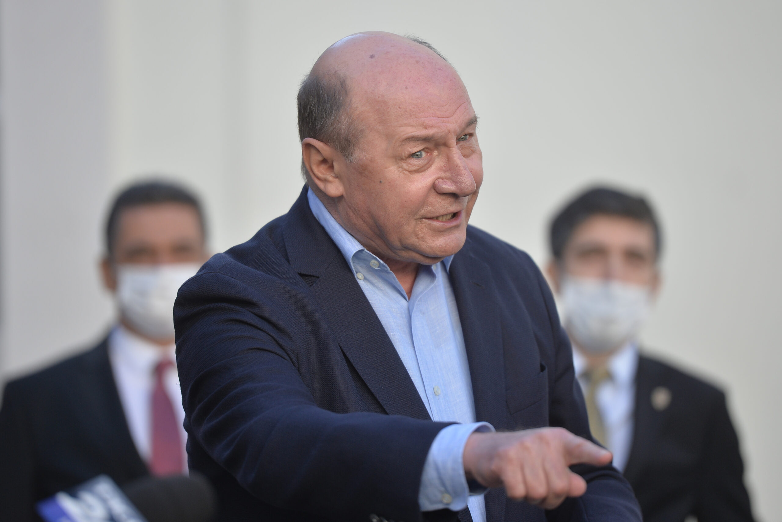 Basescu sfatuiesc ca Romania nu ar supravietui 72 de ore in fata unei agresiuni ruse Mai devreme sau mai trziu Europa va redeschide dialogul cu Rusia