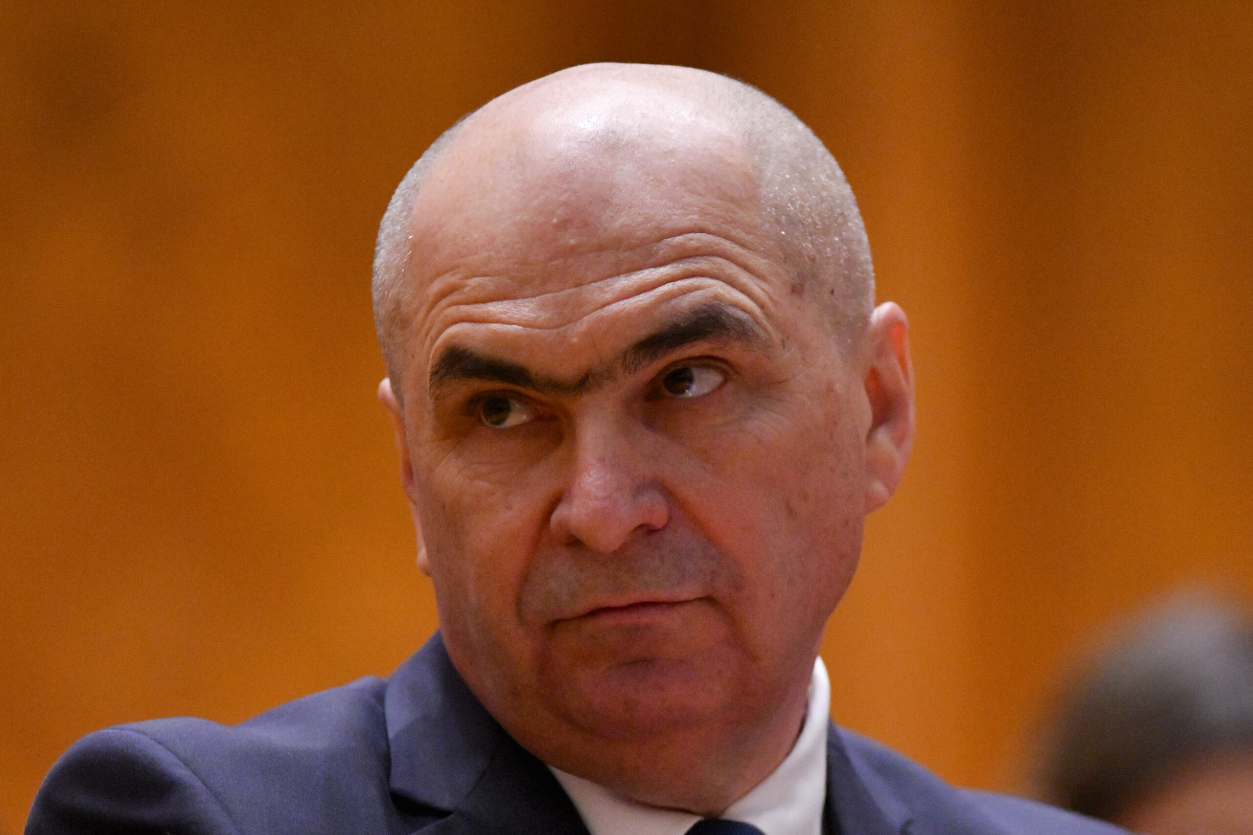 Bolojan raspunde celor care il critica pentru severitate