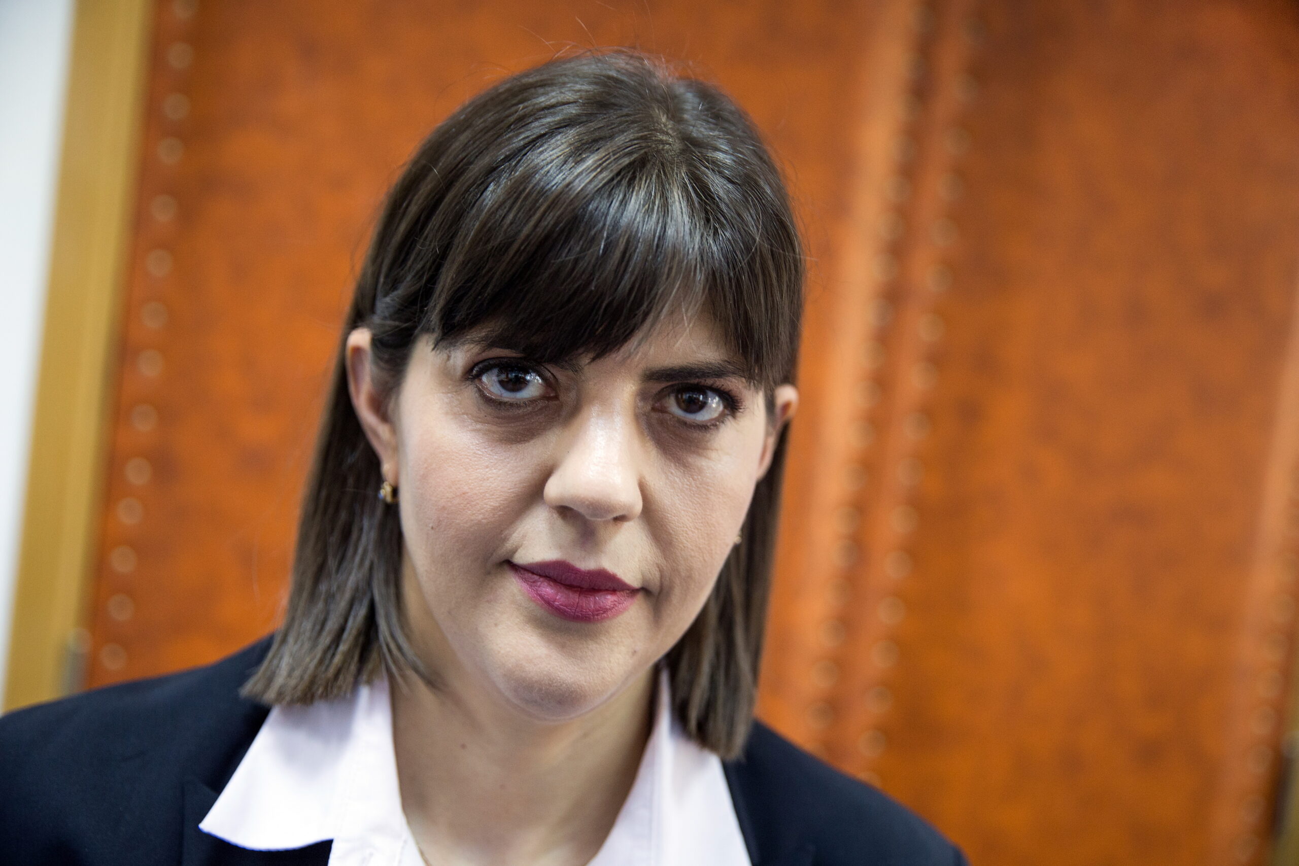 Laura Codruta Kovesi despre presiunile politice si justitie Toti isi doresc o justitie independenta si credibila dar asta pana cand ajunge la cineva din cercul lor