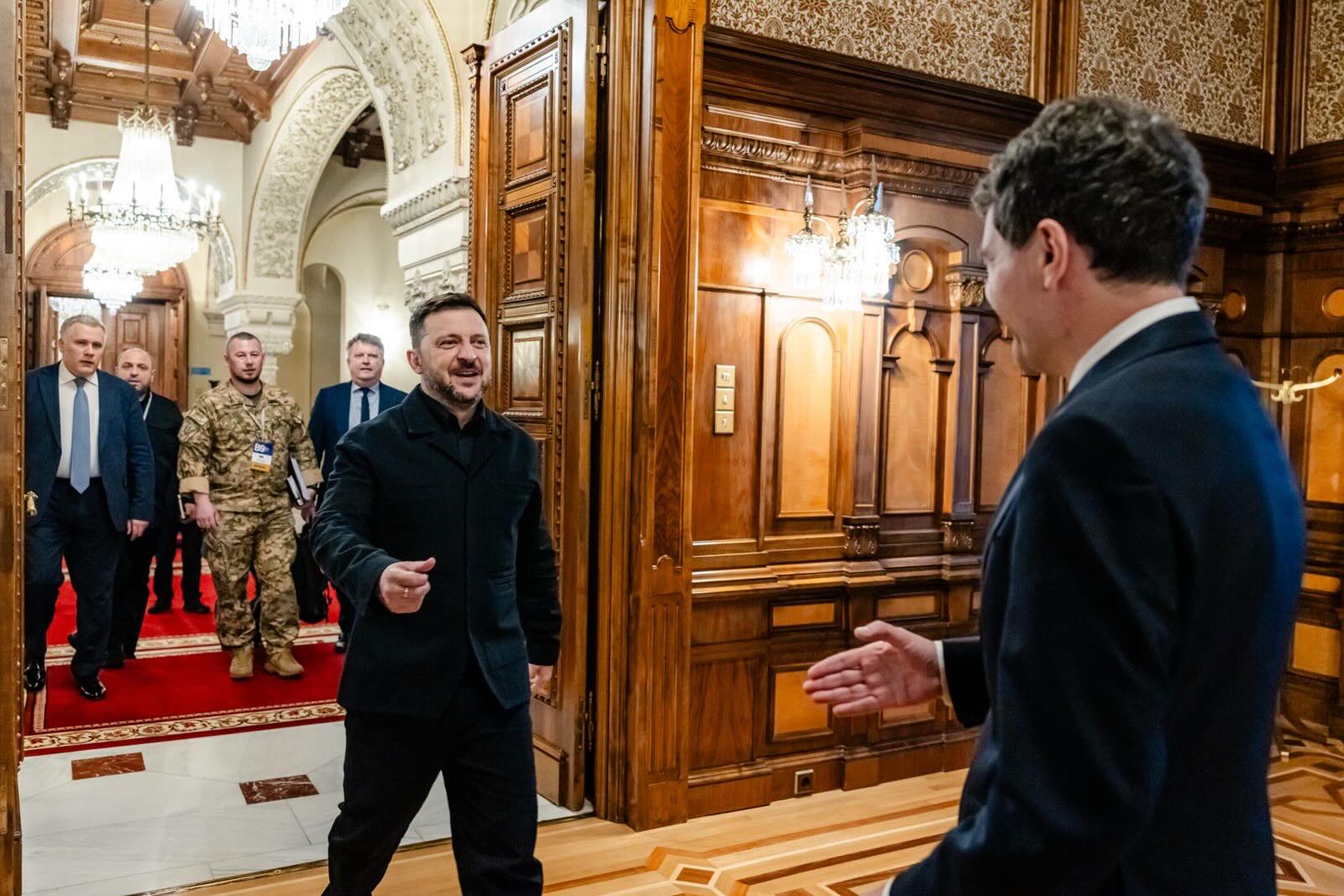 Nicisor Dan si Volodimir Zelenski au purtat discutii la Palatul Cotroceni despre colaborarea in domeniul apararii si securitatii energetice