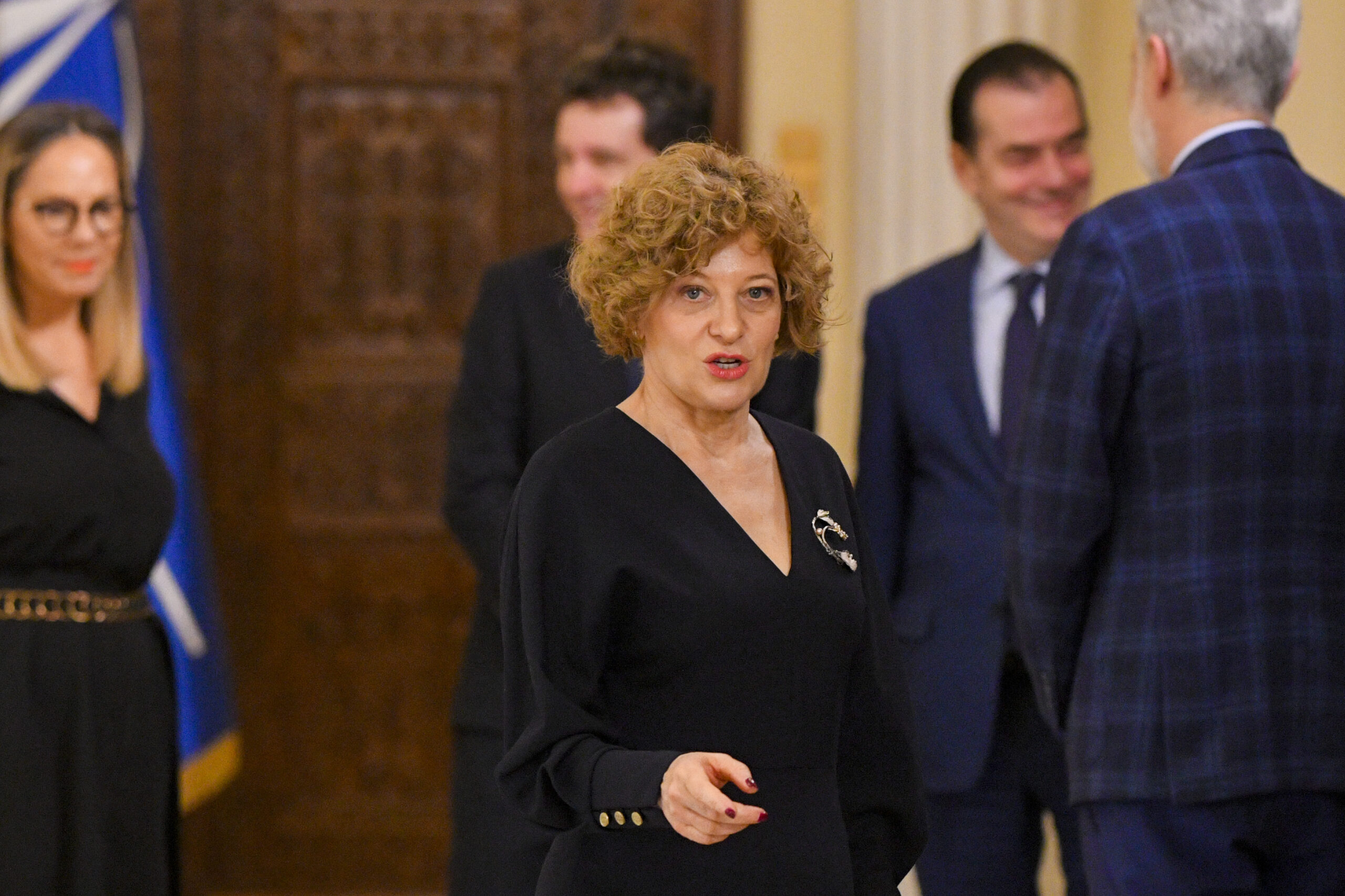 Oana Gheorghiu solicită verificări la AAAS pentru nereguli în gestionarea activelor statului. 2 Oana Gheorghiu solocita verificari la AAAS pentru nereguli in gestionarea activelor statului