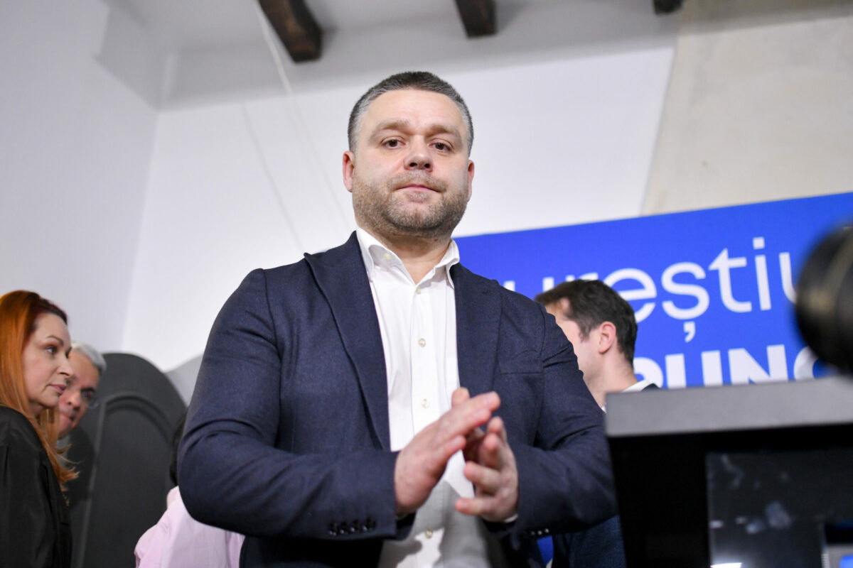 PSD a votat astazi bugetul lui Ciucu la Primaria Capitalei in timp ce in Parlament demoleaza Guvernul Bolojan
