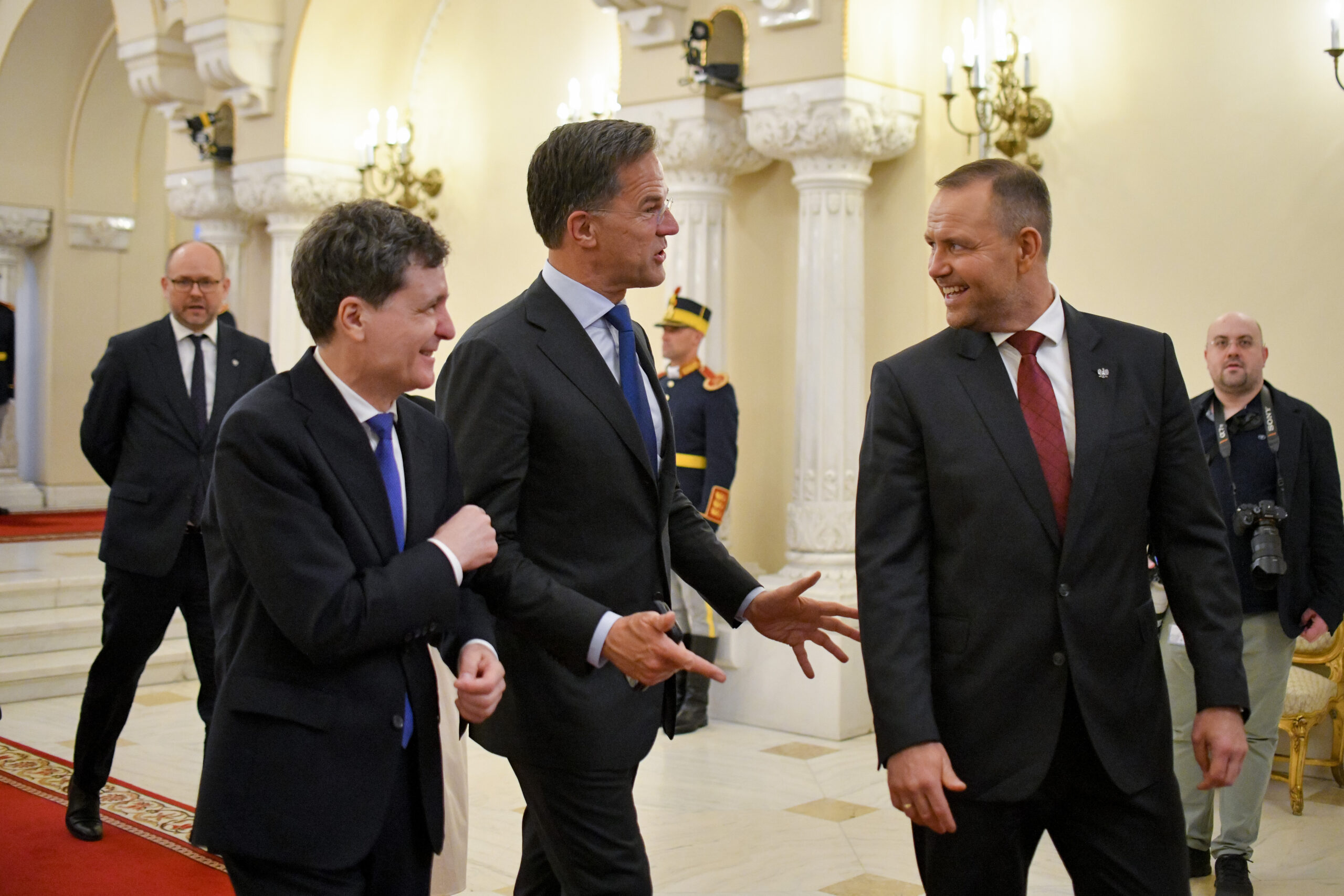 Presa maghiara Romania si Polonia s au unit in legatura cu soldatii americani
