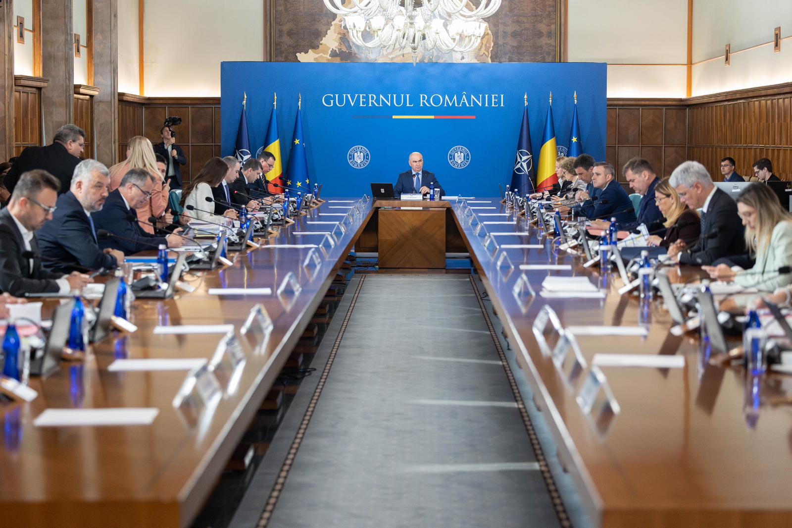 Sedinta extraordinara de Guvern marti dimineata inainte de votul pe motiune
