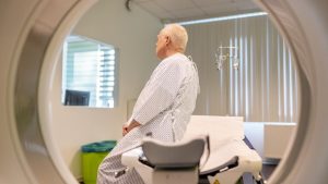 Situatie scandalosa la Institutul Oncologic din Bucuresti Pacienti cu cancer dati afara acasa din cauza