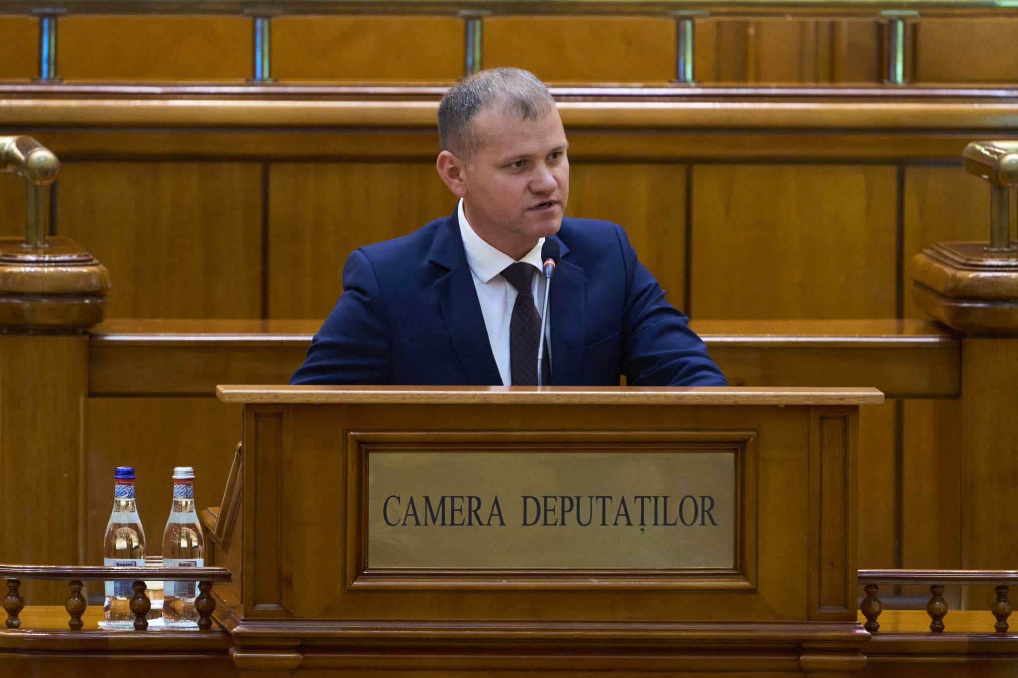 Valeriu Munteanu (deputat AUR): „România va suporta un cost foarte mare din cauza blocării hidrocentralei Răstolița de către Bankwatch și Comunitatea Declic” 2 Valeriu Munteanu deputat AUR Romania va suporta un cost foarte mare din cauza blocarii hidrocentralei Rastolita de catre Bankwatch si Comunitatea Declic