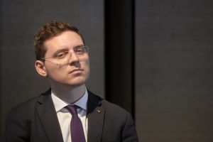 Victor Negrescu cere infiintarea unui fond european de minimum 2 miliarde de euro pentru combaterea cancerului