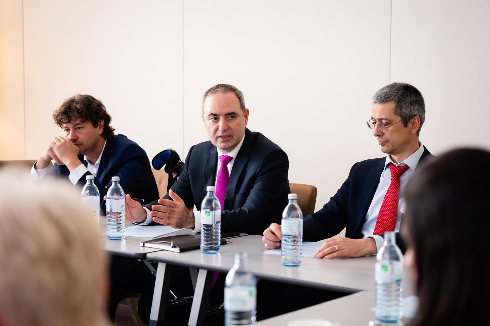 Alexandru Nazare intalniri la Viena cu investitorii Romania poate viza imbunatatirea ratingului national