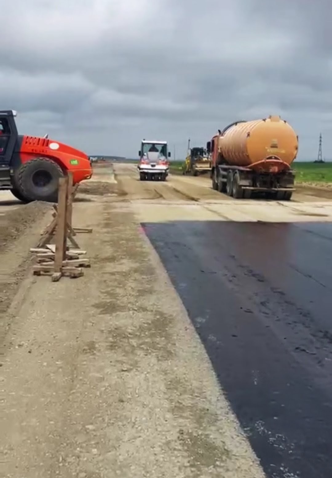 Autostrada Moldovei incepe etapa de asfaltare Toti cei 320 km pana la Pascani promisi pentru finalul anului