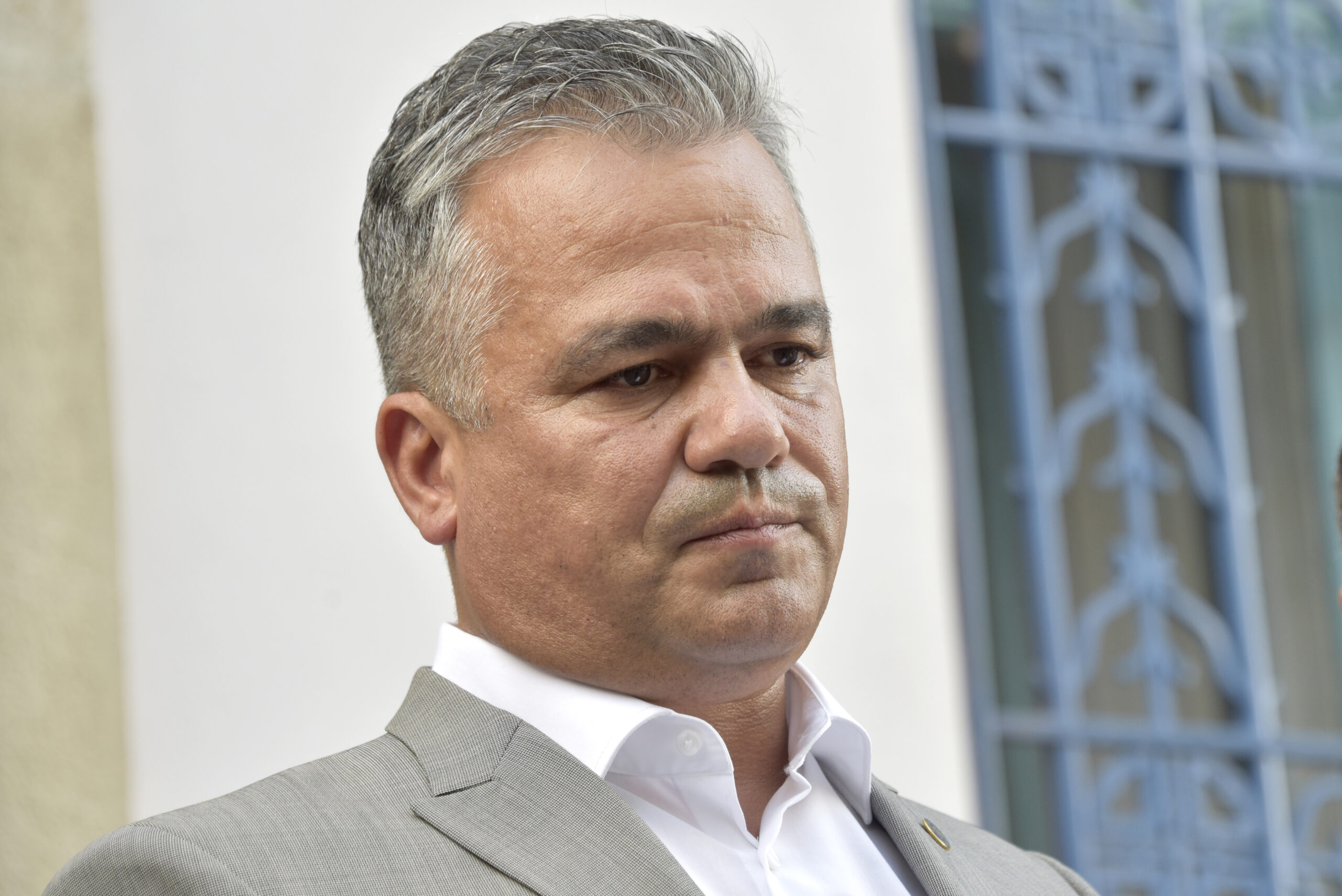 Cine este Adrian Vestea si ce avere are premier desemnat de Nicusor Dan
