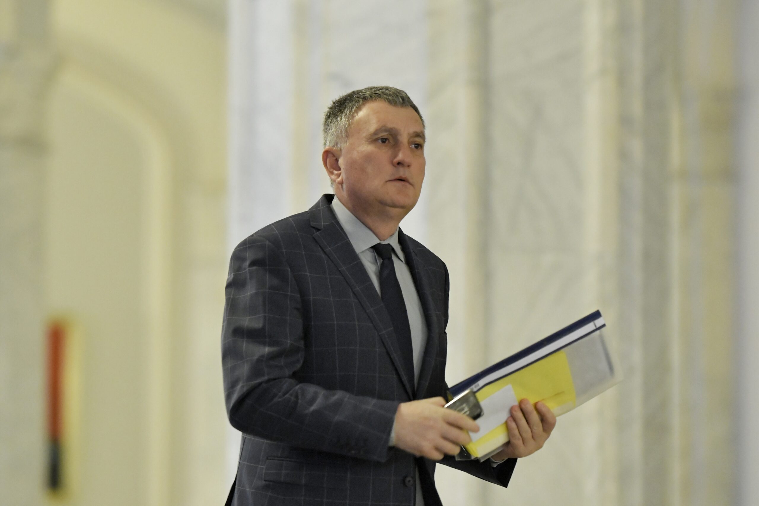 Culisele sedintei PNL Un lider liberal solicta excluderea lui Vestea din partid Ce a facut el este inca un cui in sicriul partidului