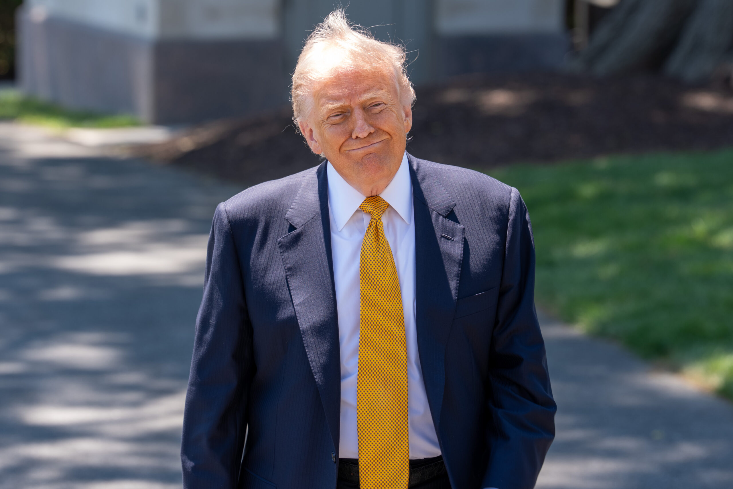 Donald Trump se afla la o ora distant de Romnia Ce va avea loc peste o luna