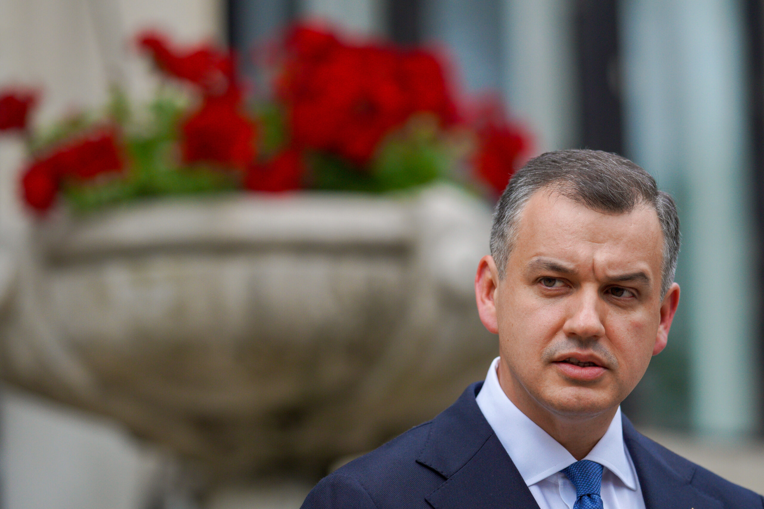 Eurgen Tomac explica cele 3 cetatenii Premierul desemnat nu este nascut in Romania