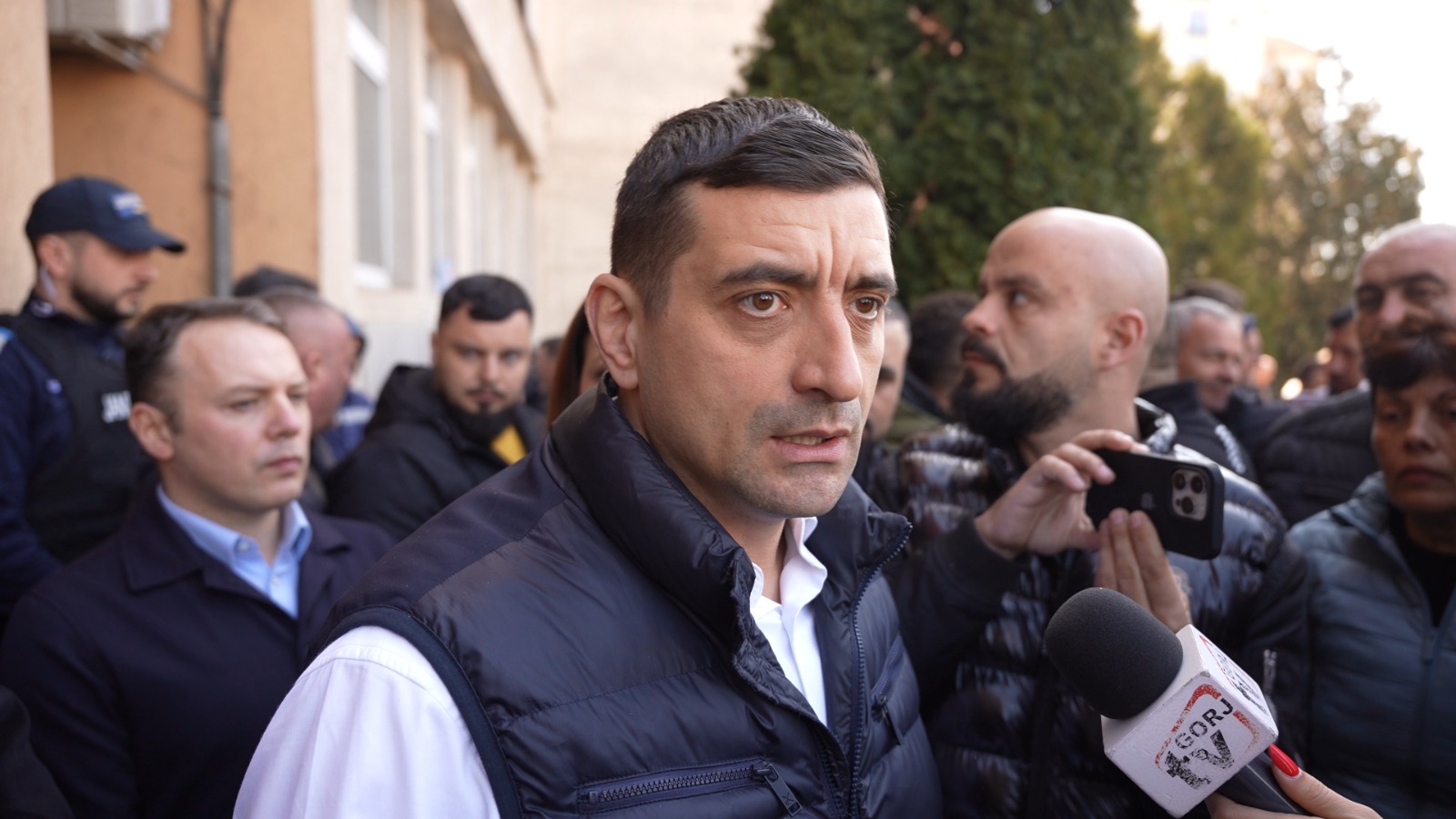 George Simion realizeaza un sondaj online pentru suspendarea presedintelui Nicusor Dan