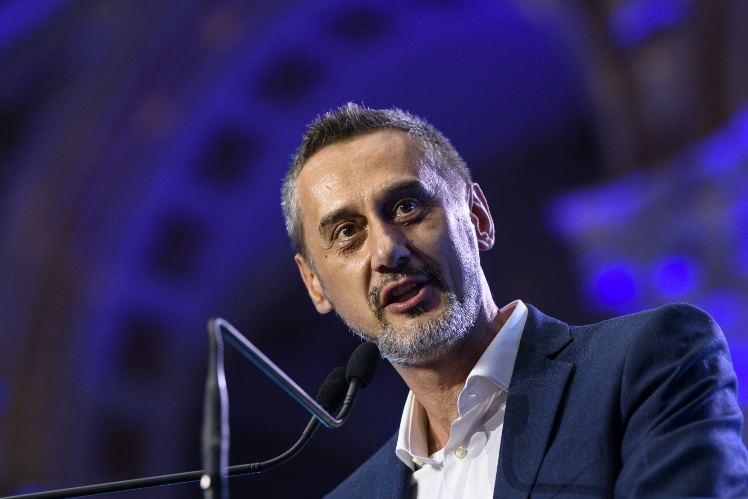 Mario De Mezzo acuza ca jaful continua dupa controalele Dianei Buzoianu Un camion de balast la fiecare 7 minute
