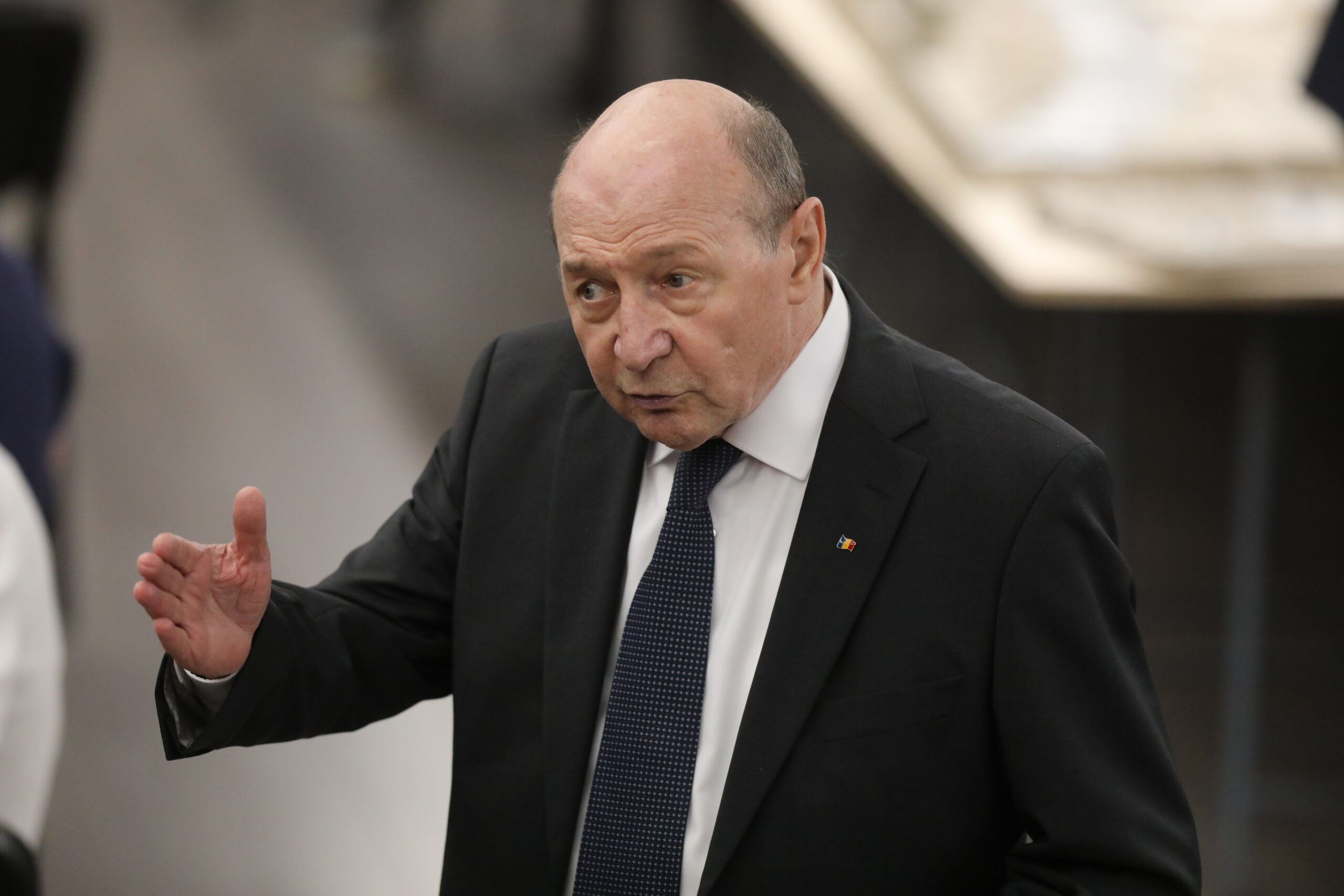 Ne intalnim la toamna Traian Basescu acuza de lipsa unui consens pentru formarea unui guvern legitim