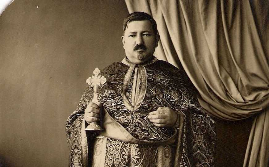 Parlamentul declara protopopul Aurel Munteanu preotul ucis la Huedin martir si erou national