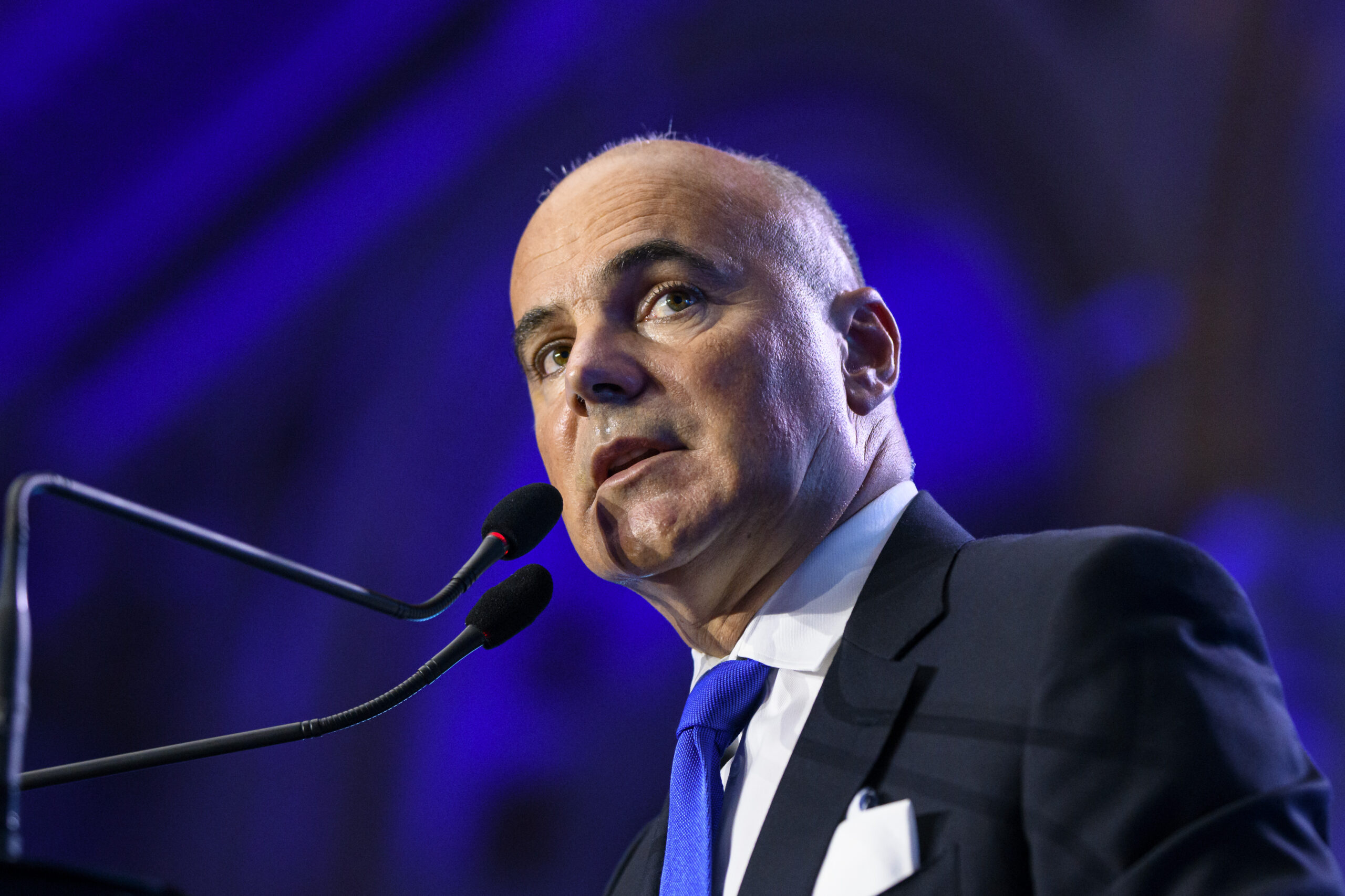 Putem avea un guvern in 72 de ore Rares Bogdan il sustine pe Vestea pentru functia de premier
