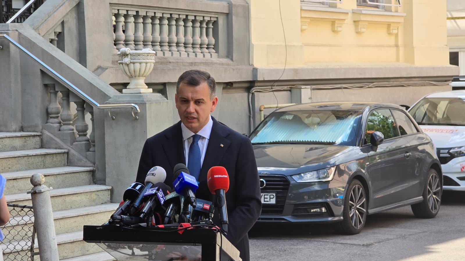 Tomac continuă să caute sprijin parlamentar: negocieri cu UDMR, minorități și suveraniști. 2 Tomac continueaza sa caute sprijin parlamentar negocieri cu UDMR minoritati si suveranisti