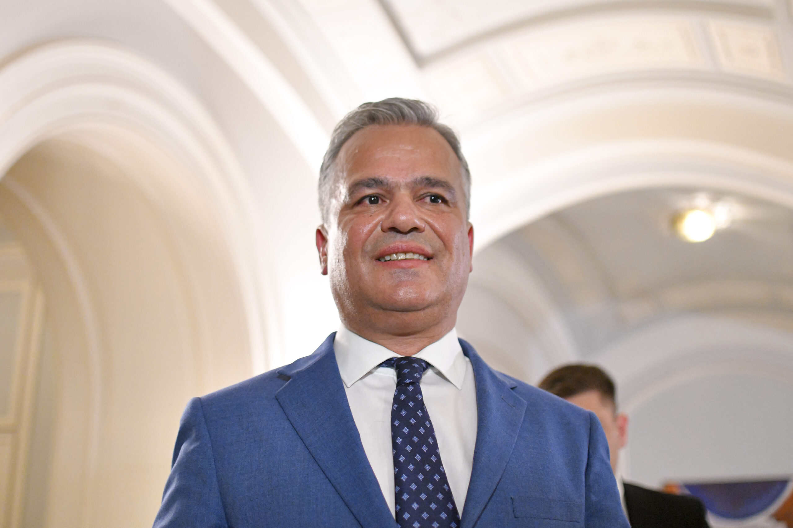 UDMR anunta ca nu se alatura guvernului iar conducerea recomanda ca Guvernul Vestea sa nu fie aprobat Adrian Vestea cauta sprijin in Parlament dupa expirarea termenului limita impus de PNL