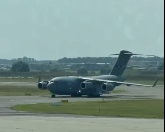 Aeronautica C17 Globemaster III a plecat din Romania cu ajutoare pentru Venezuela