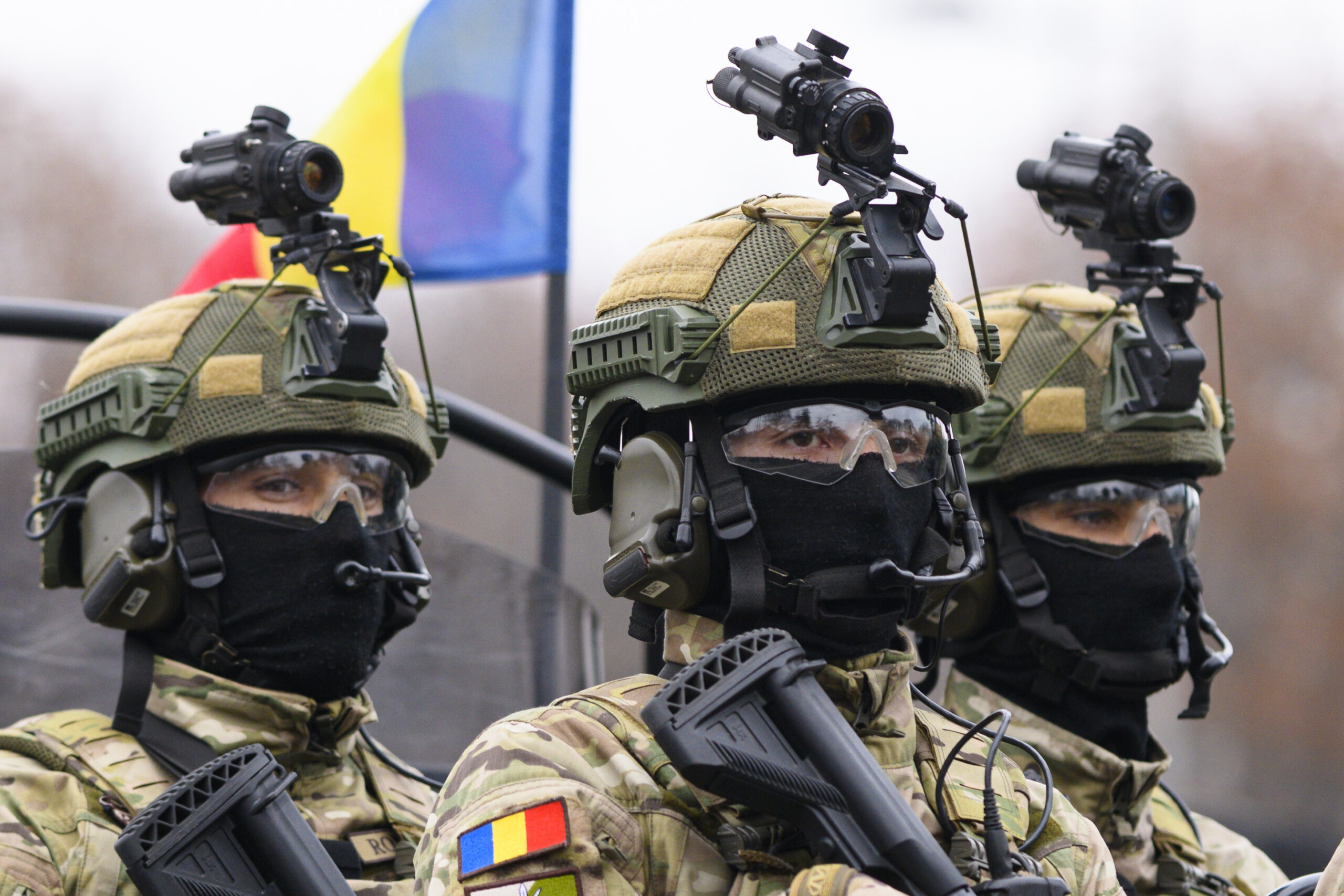 Armata Romaniei prezenta la ceremonia militara de Ziua Nationala a Frantei