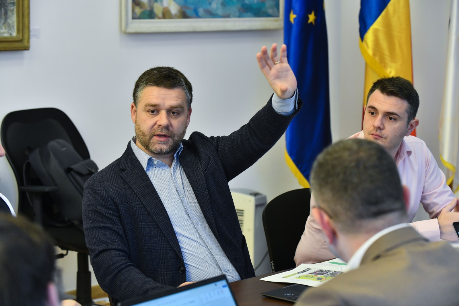 „Este nevoie de doi pentru tango”. Ciucu analizează caracteristicile unor politicieni: de la Băsescu, la Rogobete și Fritz. 2 Este nevoie de doi pentru tango Ciucu analizeaza caracteristicile unor politicieni de la Basescu la Rogobete si Fritz