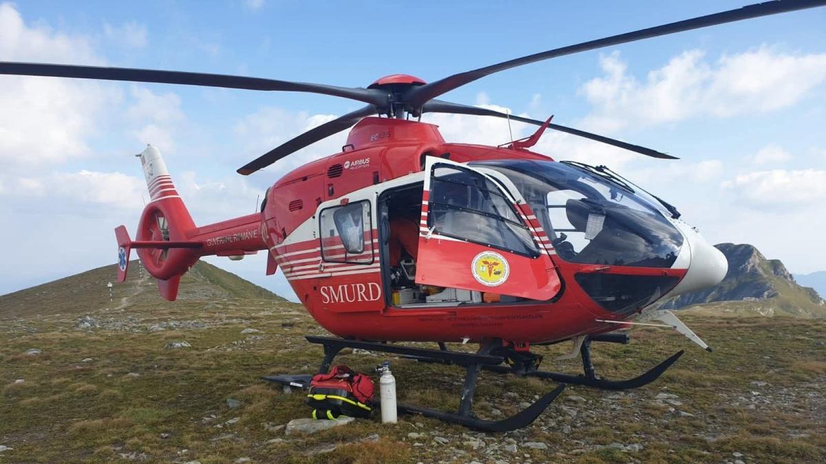 Interventie de urgenta in Muntii Bucegi Patru persoane au cazut de la o inaltime de 10 metri Au fost 1