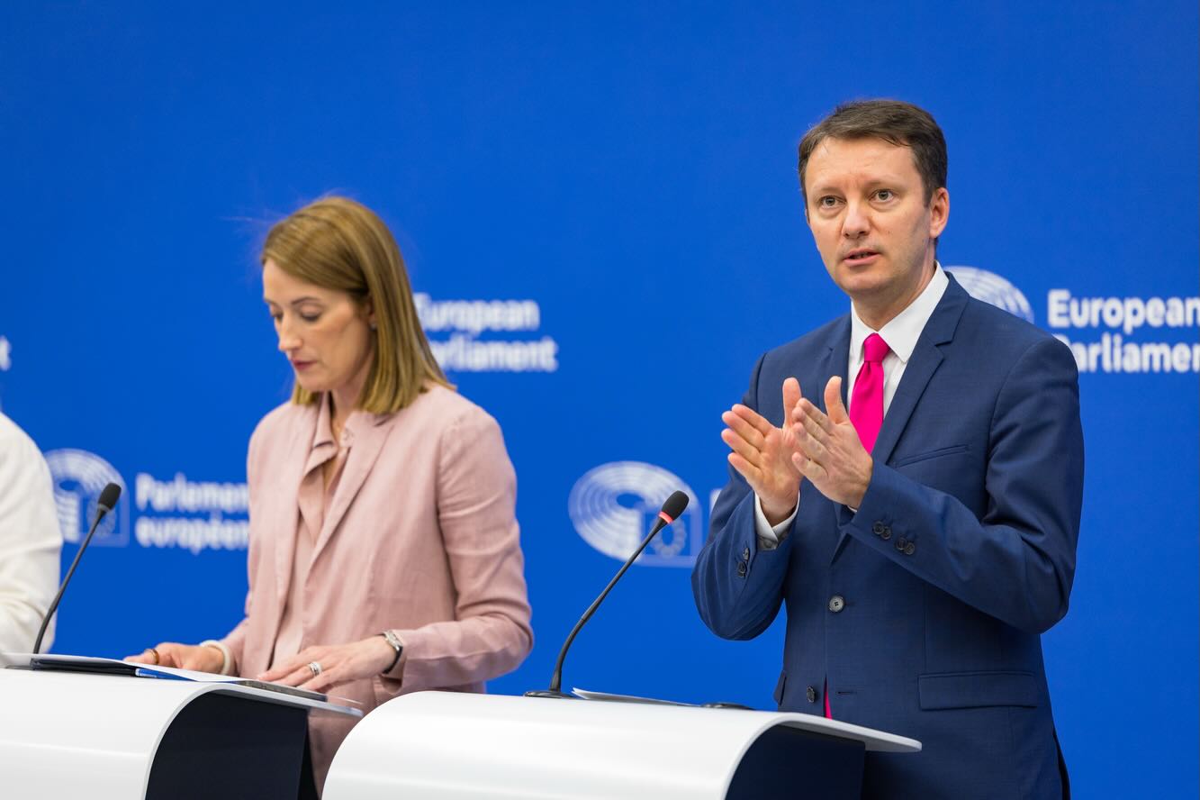 Ironia lui Siegfried Muresan dupa ce PSD a anuntat ca va face plangere impotriva PNL la Bruxelles este partidul condus de premierul OG 13