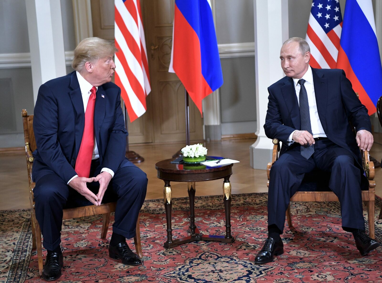 Putin l-a contactat pe Trump. Despre ce au vorbit cei doi lideri timp de o oră și jumătate 2 Putin l a contactat pe Trump Despre ce au vorbit cei doi lideri timp de o ora si jumatate