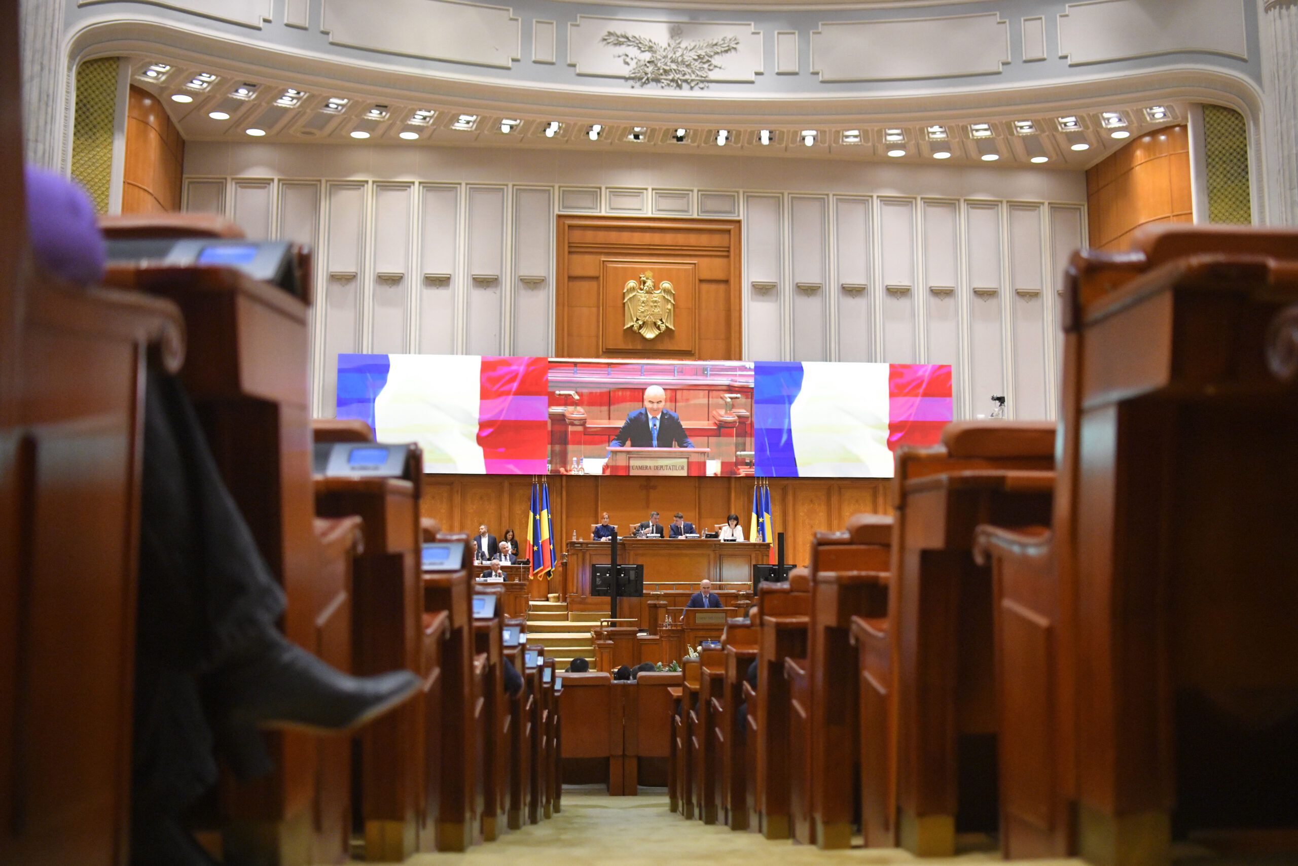 SURSE: Parlamentul va fi convocat în sesiune extraordinară săptămâna viitoare. 2 SURSE Parlamentul va fi convocat in sesiune extraordinara saptamana viitoare