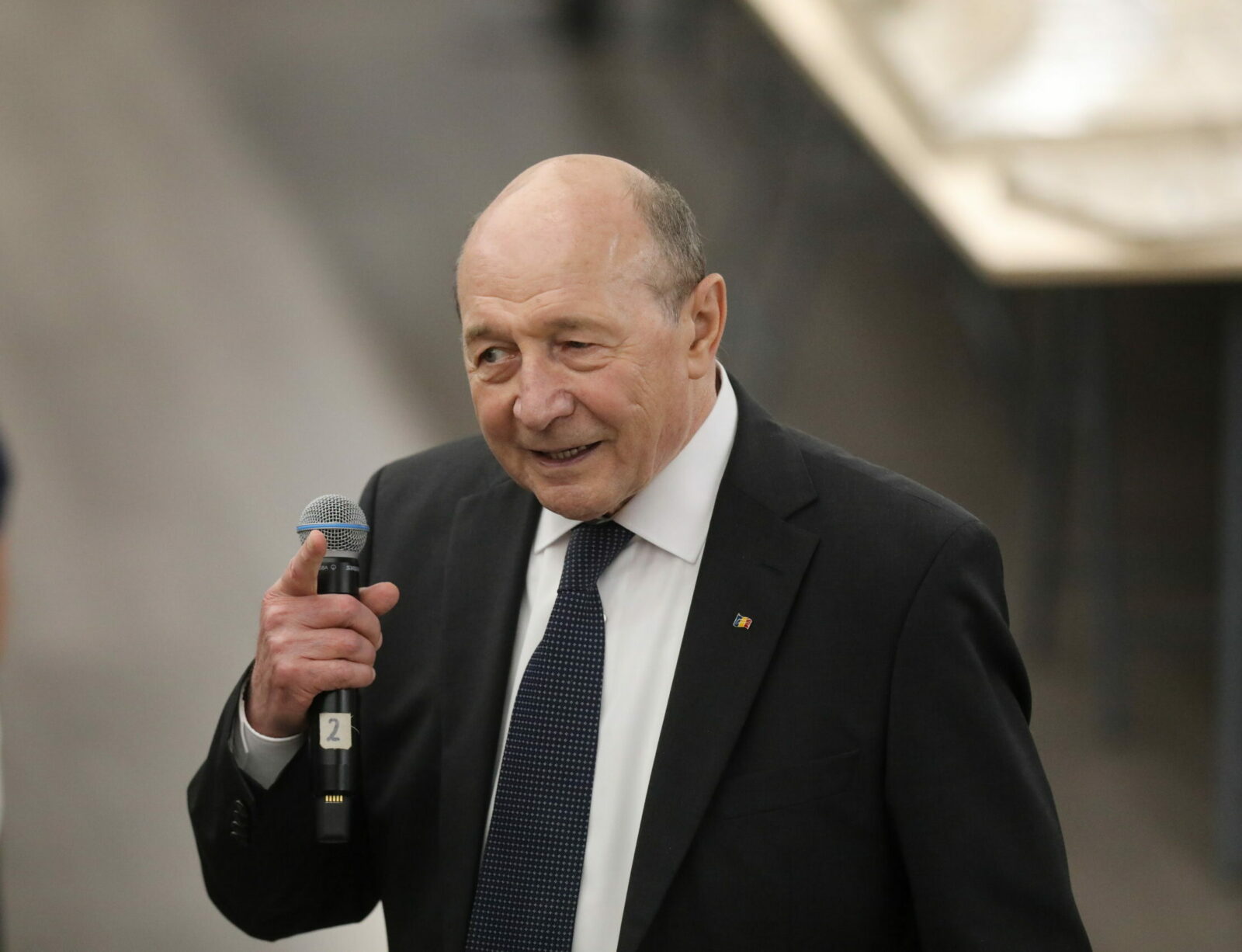 Traian Basescu isi exprima dezacordul fata de propunerile lui Grindeanu Intentioneaza sa formeze o comisie de criza practic un guvern al sau