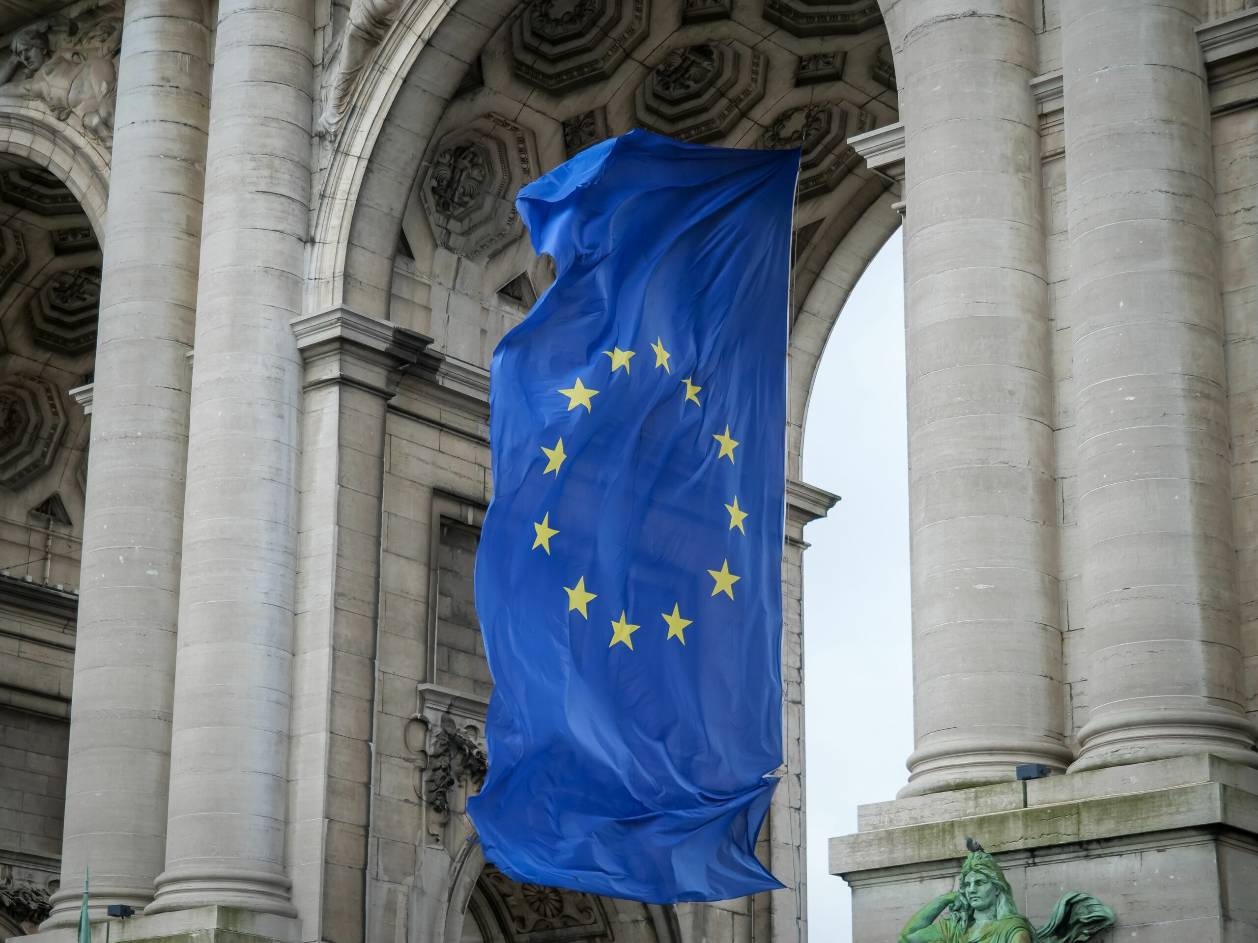 UE impune sancțiuni împotriva spionilor cibernetici ruși după ani de atacuri informatice. Nicușor Dan: „România condamnă acțiunile cibernetice ostile”. Reacția Ministerului Afacerilor Externe 2 UE impune sanciuni mpotriva spionilor cibernetici rusi dupa ani de atacuri informatice Nicusor Dan Romania condamna aciunile cibernetice ostile Reacia Ministerului Afaceri lor