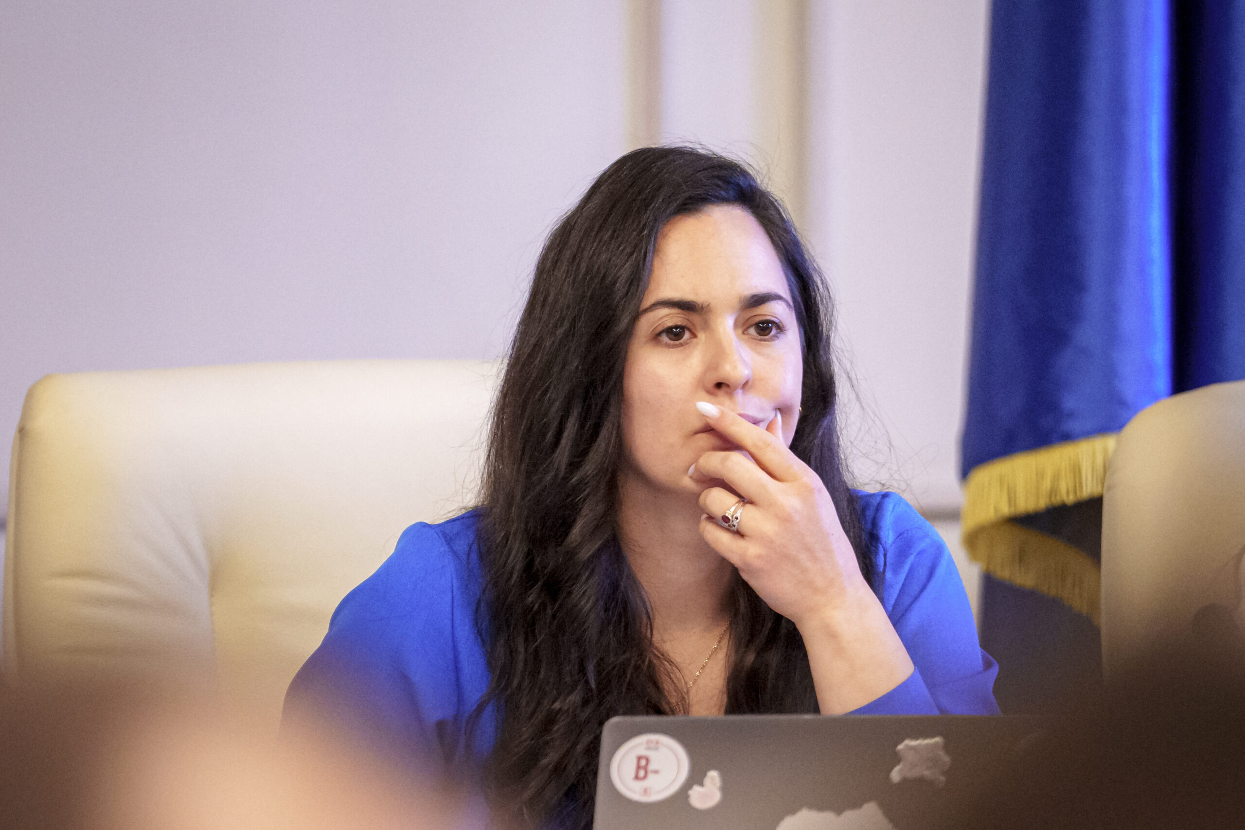 USR a făcut un denunț penal pentru includerea „pe furiș” a unui amendament în legea integrității. 2 USR a facut un denunt penal pentru includerea pe furis a unui amendament in legea integritatii