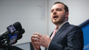Alexandru Rogobete soliciata ruperea monopolului CNAS Pacientii ar putea avea optiunea de a alege intre mai multi asiguratori