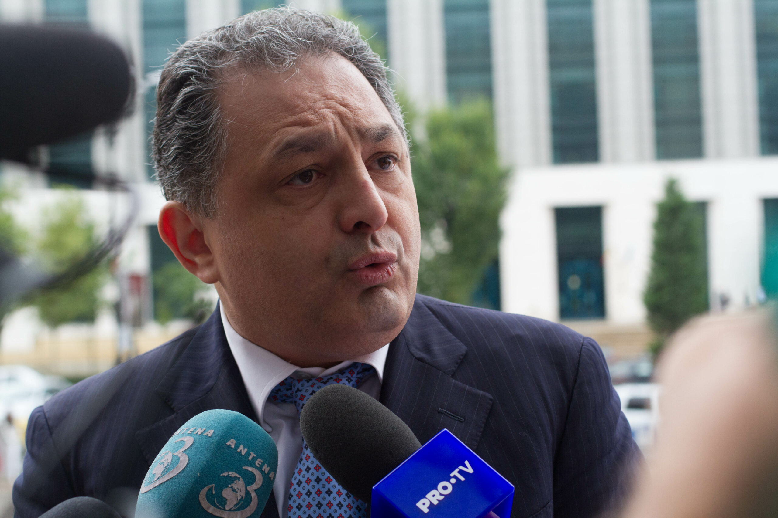Marian Vanghelie, propunerea surpriză pentru Ministerul Finanțelor. Teodorovici: „Este cu zece clase peste Nazare” 2 Marian Vanghelie propunerea surpriza pentru Ministerul Finantelor Teodorovici este cu zece clase peste Nazare