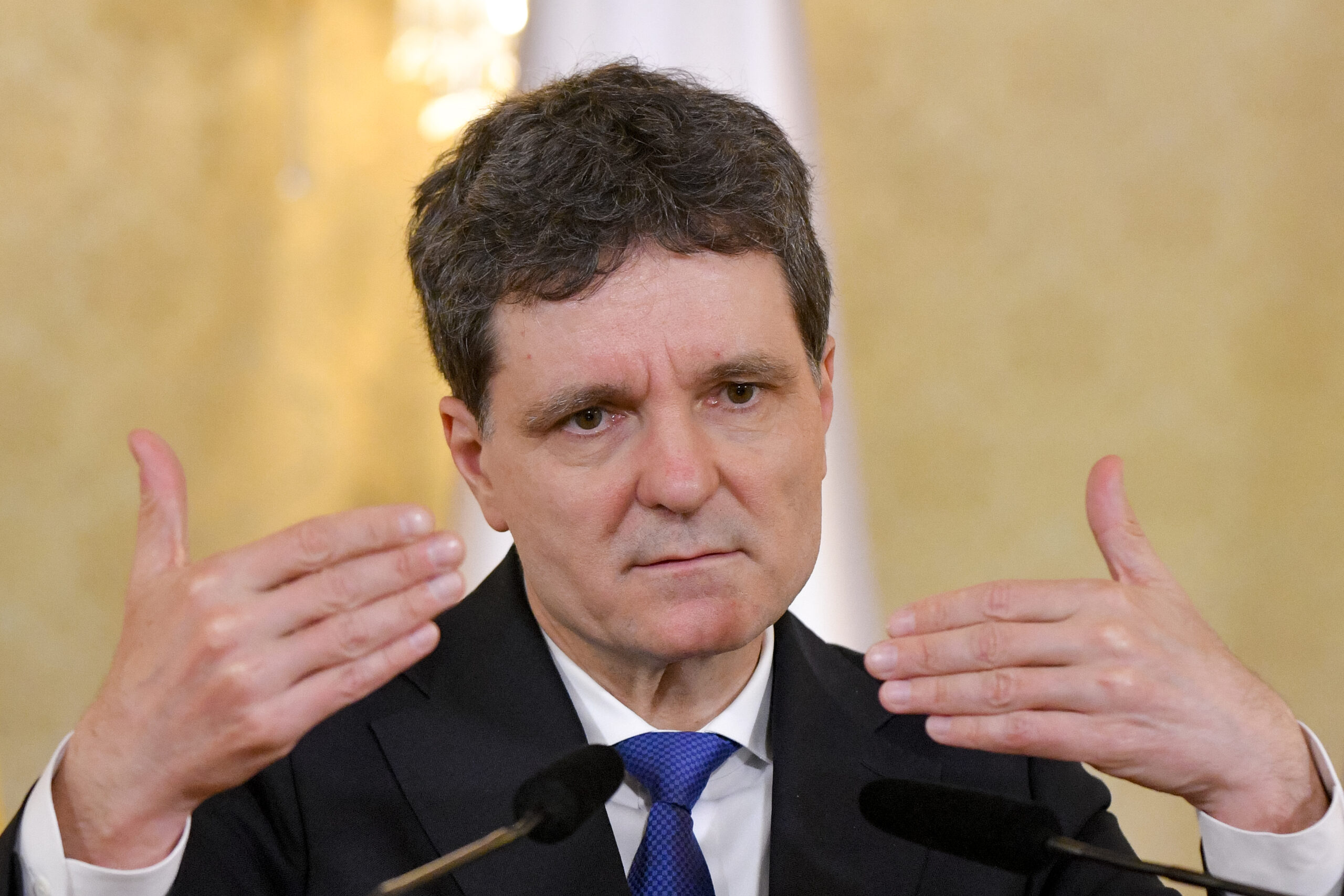 Nicusar Dan reintroduce aderarea la euro in centrul atentiei dupa decizia Moodys Exista un acord de principiu intre partide